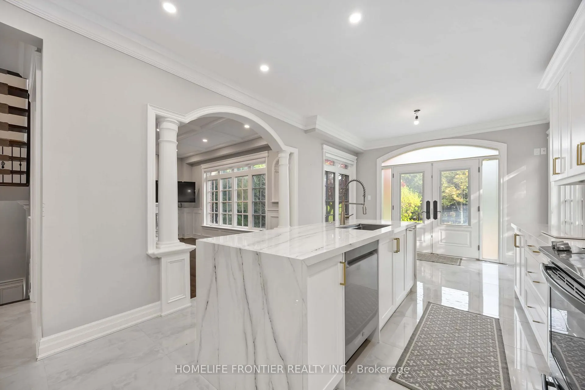 Photo 14 of 192 Kimber Crescent W, Vaughan, East Woodbridge — HOMEH