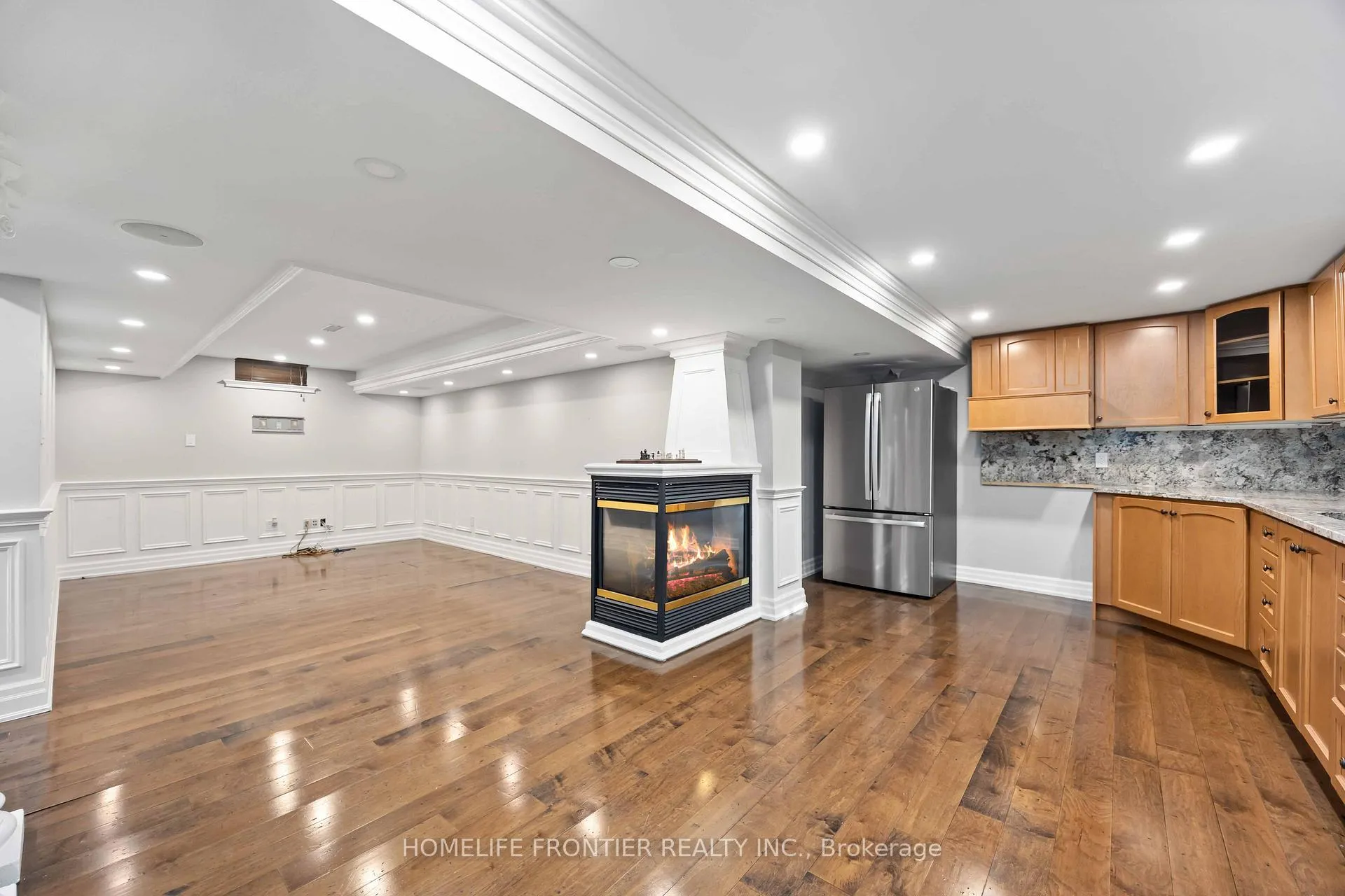 Photo 19 of 192 Kimber Crescent W, Vaughan, East Woodbridge — HOMEH