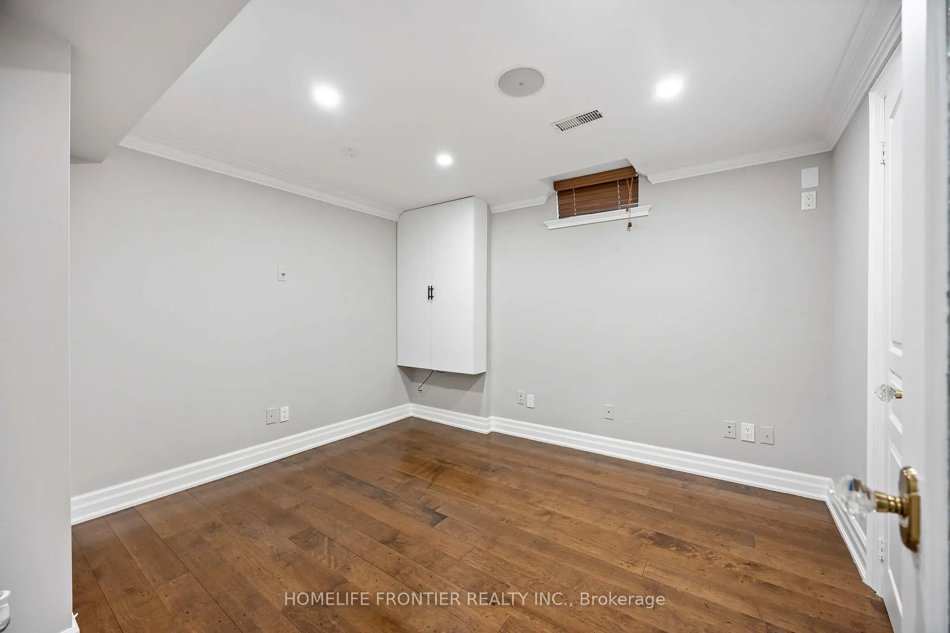 Photo 22 of 192 Kimber Crescent W, Vaughan, East Woodbridge — HOMEH