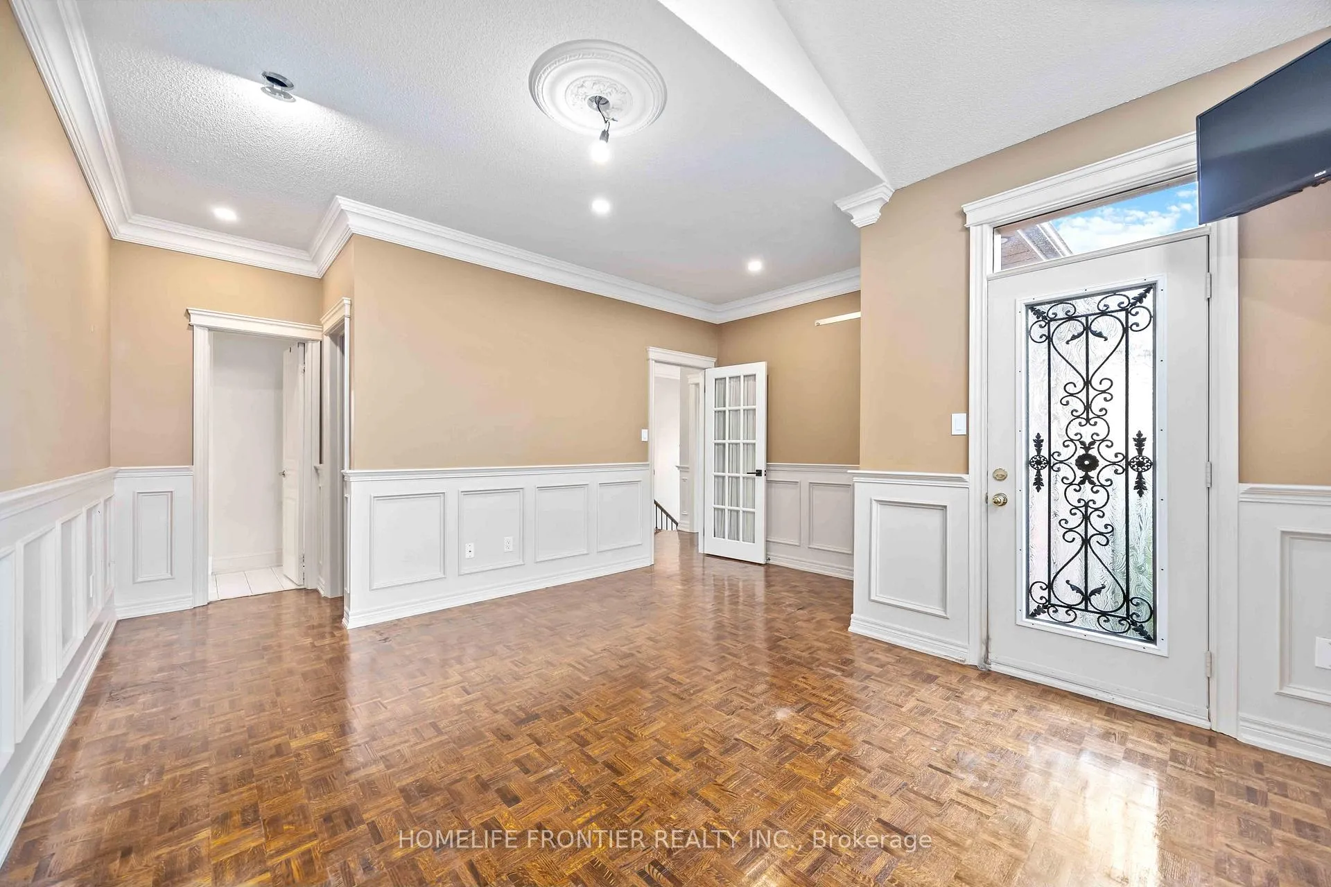 Photo 30 of 192 Kimber Crescent W, Vaughan, East Woodbridge — HOMEH