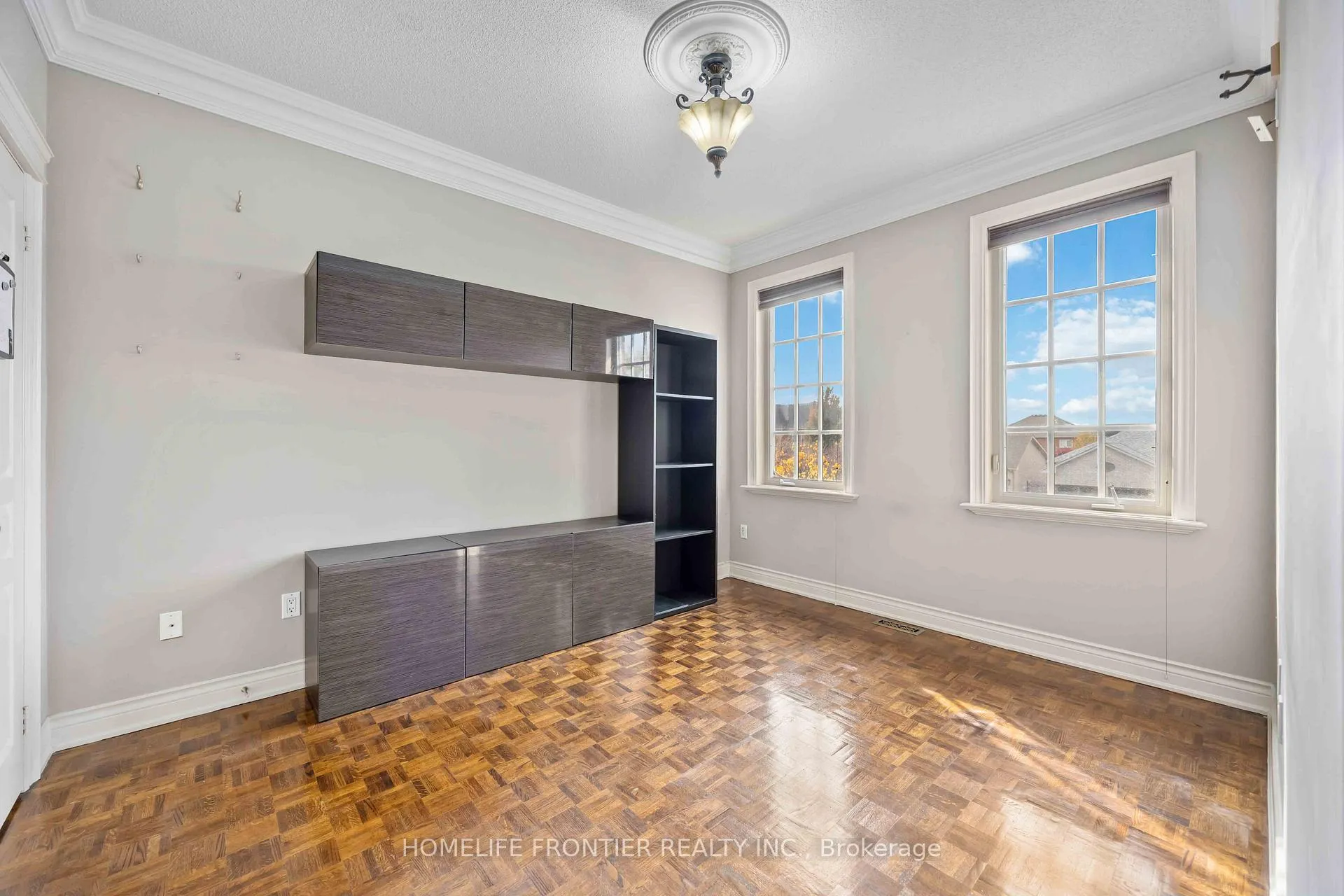 Photo 31 of 192 Kimber Crescent W, Vaughan, East Woodbridge — HOMEH