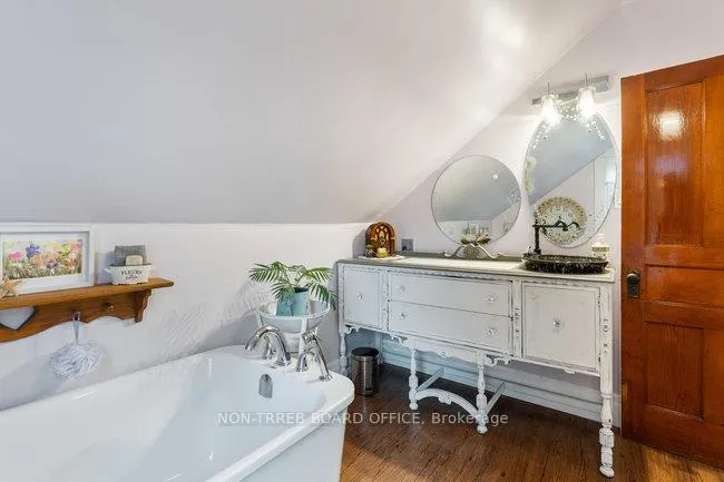 Photo 18 of 65 King Edward Street, Brant, Paris — HOMEH