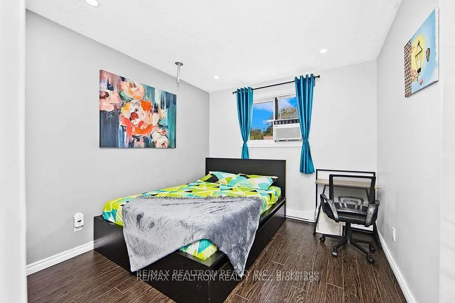 Photo 11 of 1317 Fundy Court, Oshawa, Lakeview — HOMEH
