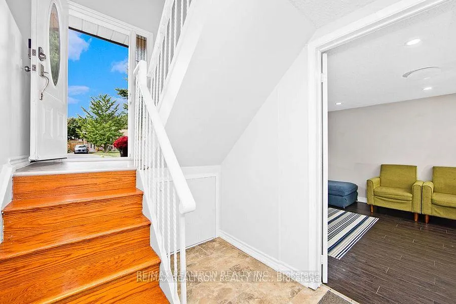 Photo 14 of 1317 Fundy Court, Oshawa, Lakeview — HOMEH