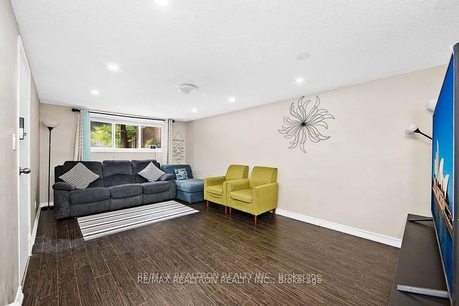 Photo 15 of 1317 Fundy Court, Oshawa, Lakeview — HOMEH
