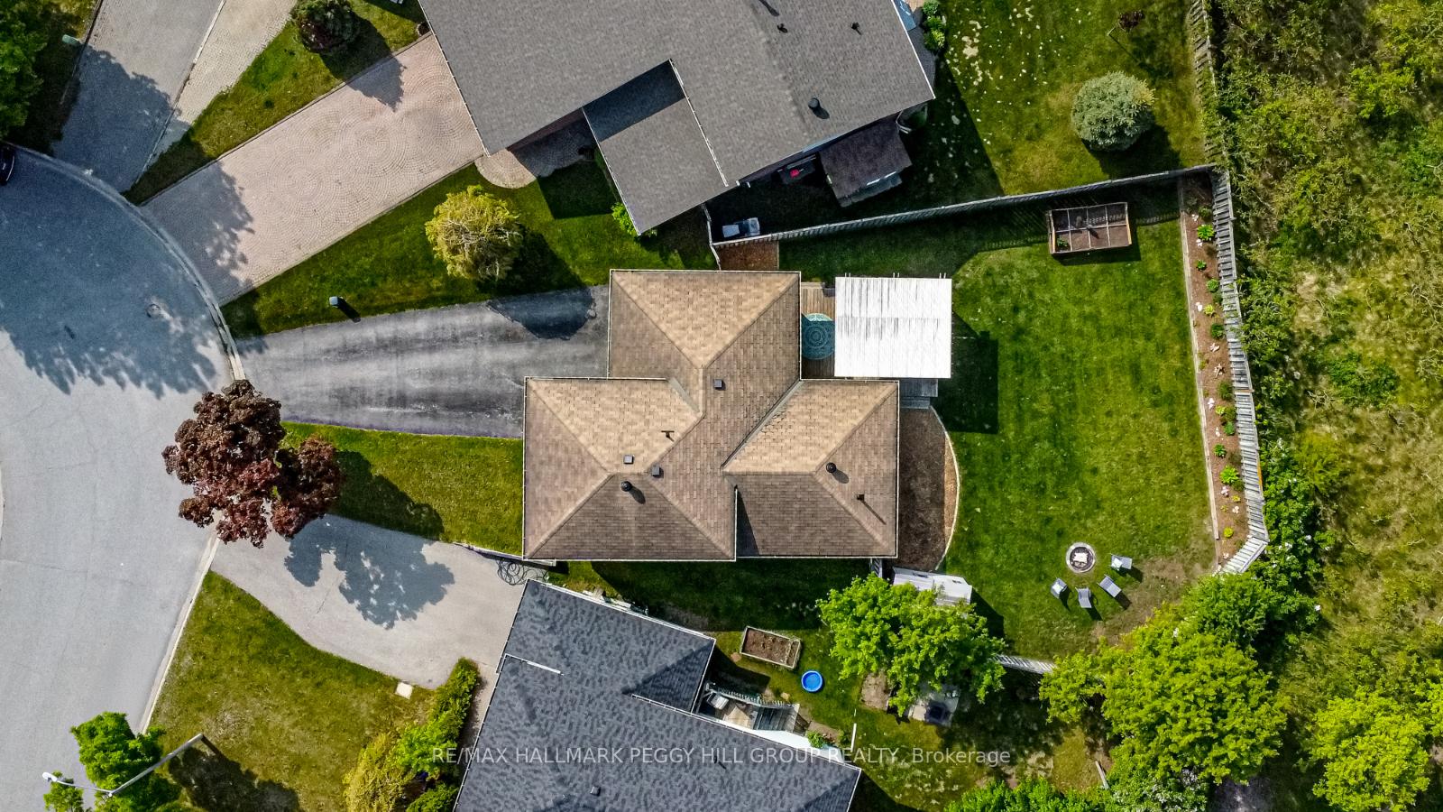 Photo 2 of 40 McConkey Place, Barrie, Allandale Heights — HOMEH