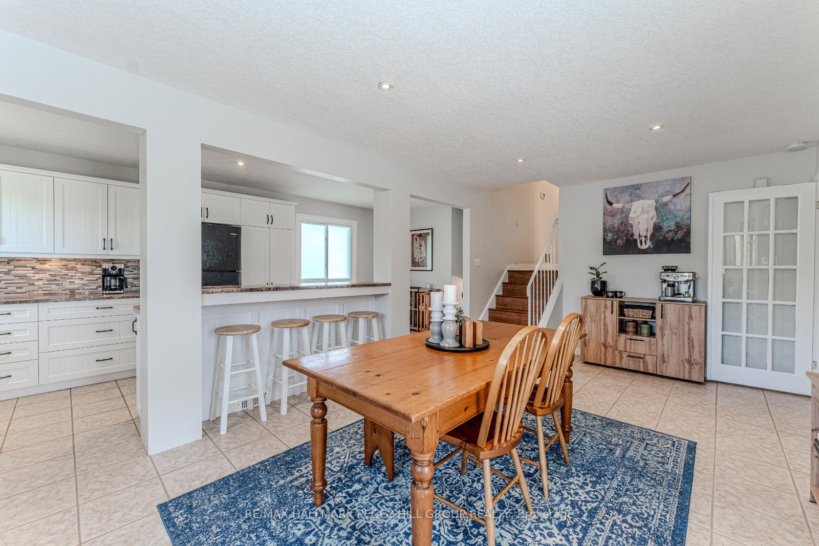 Photo 4 of 40 McConkey Place, Barrie, Allandale Heights — HOMEH