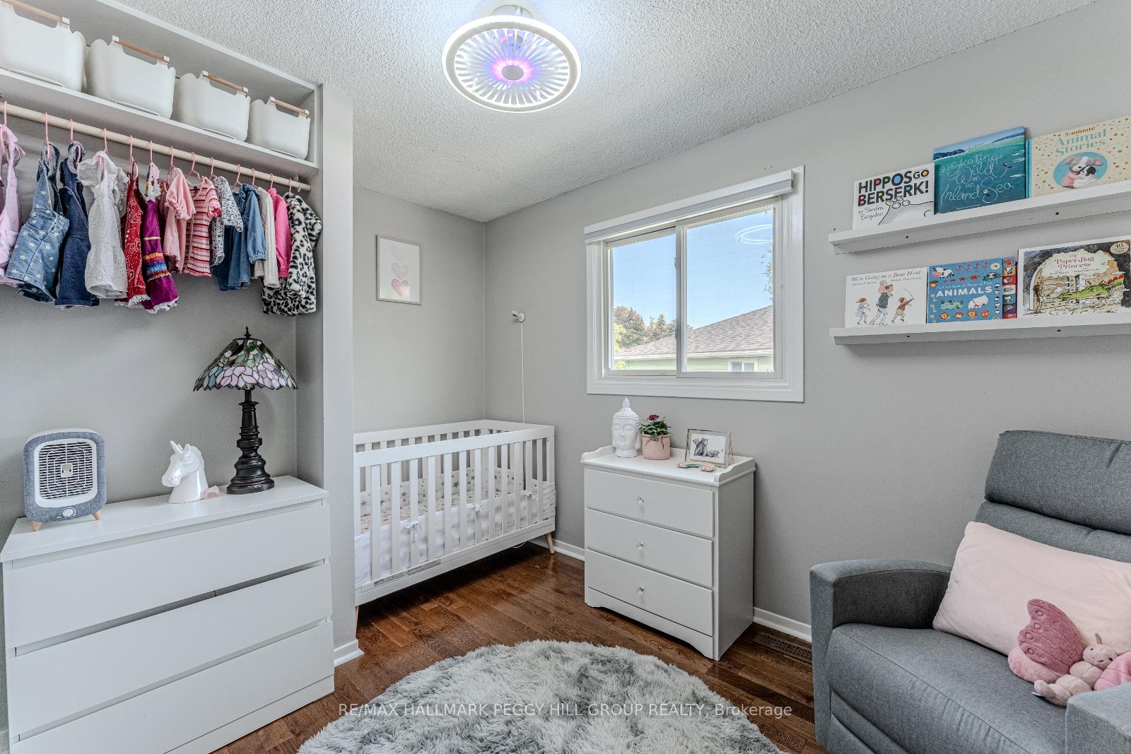 Photo 9 of 40 McConkey Place, Barrie, Allandale Heights — HOMEH