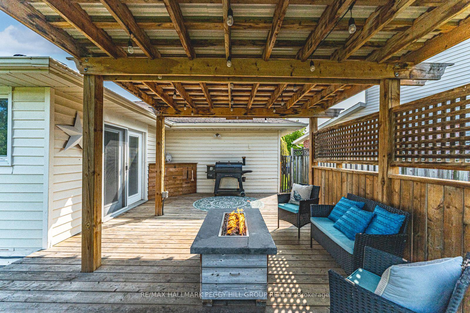 Photo 16 of 40 McConkey Place, Barrie, Allandale Heights — HOMEH