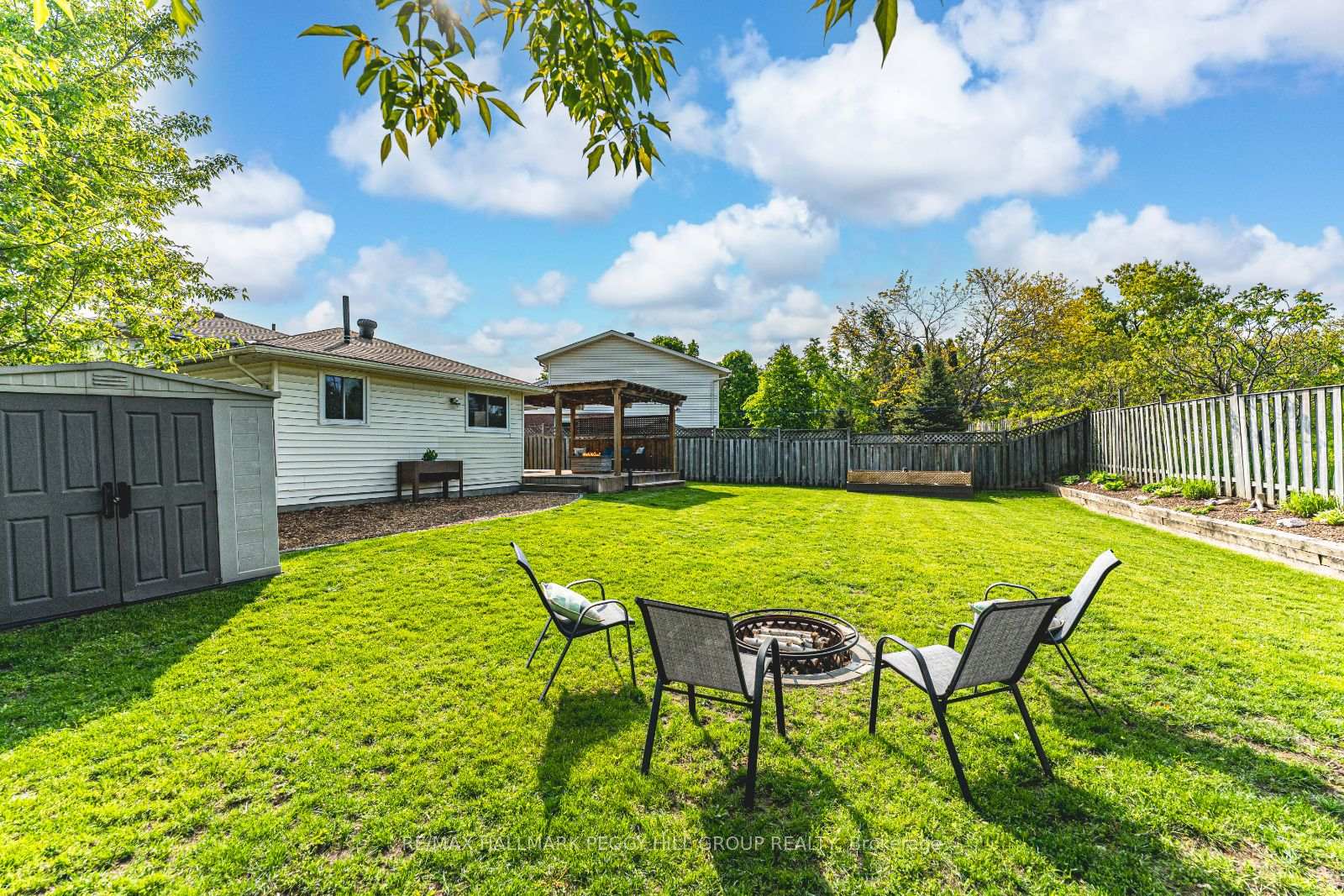 Photo 19 of 40 McConkey Place, Barrie, Allandale Heights — HOMEH