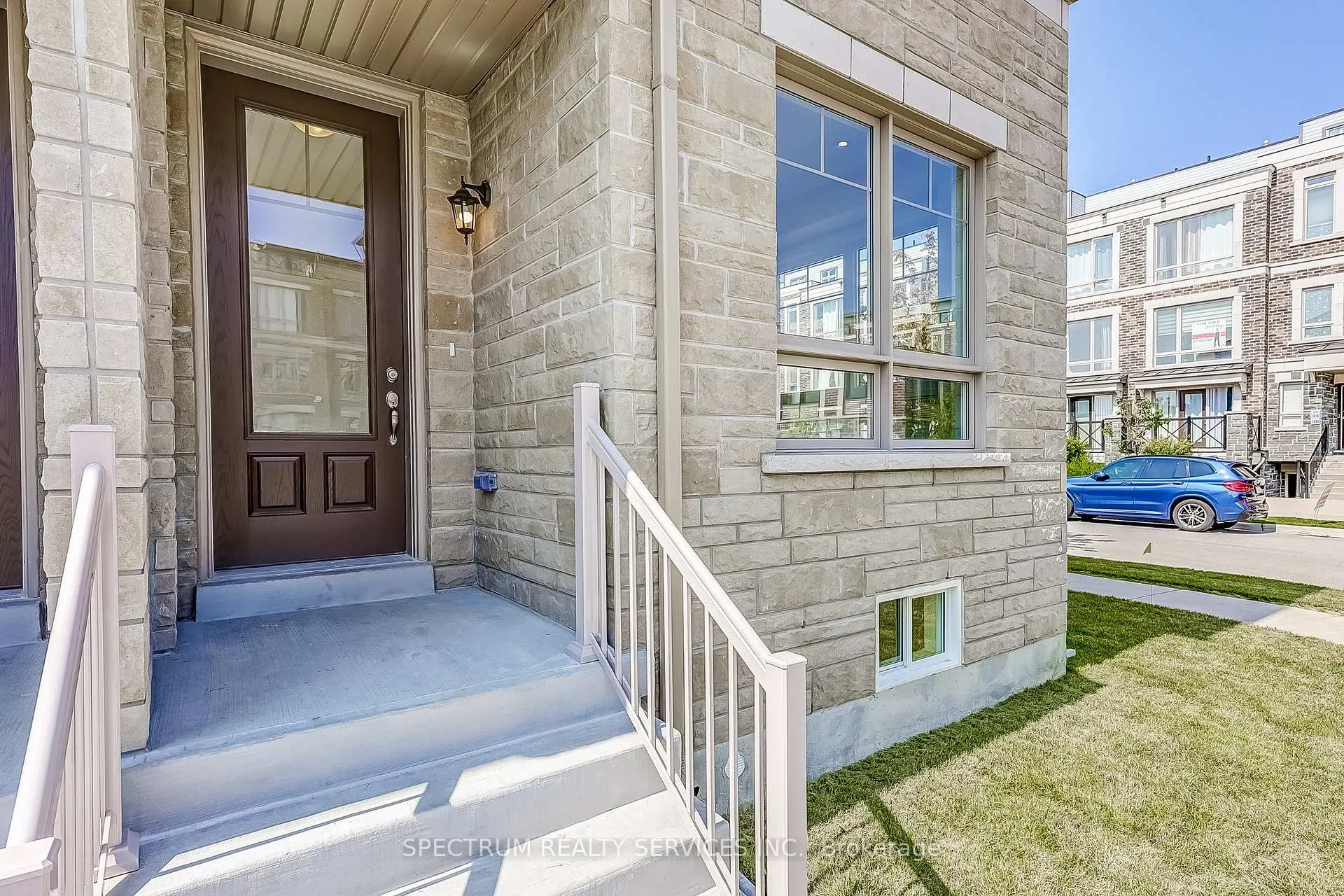 Photo 4 of 40 Lindcrest Manor, Markham, Cornell — HOMEH