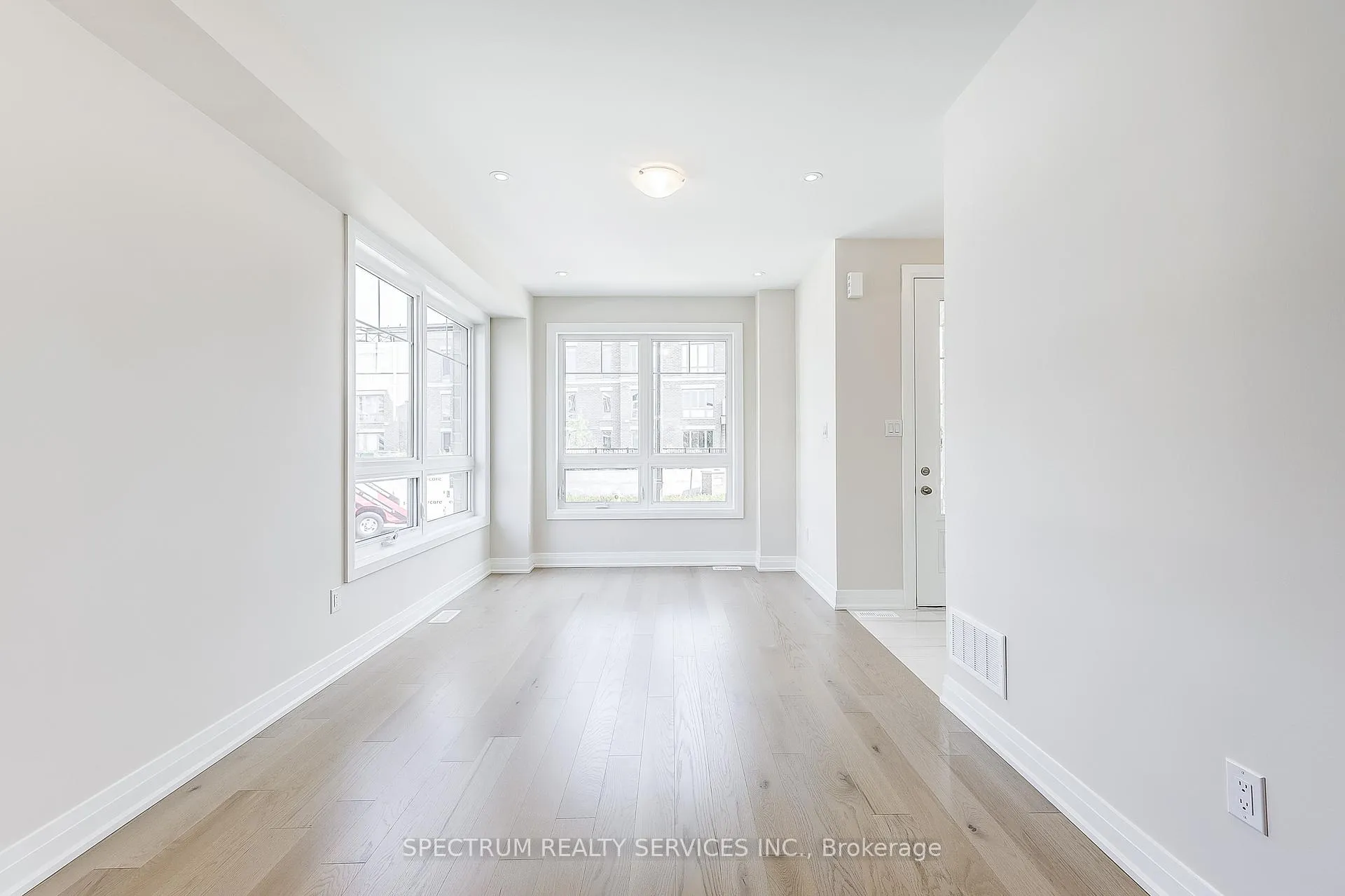 Photo 8 of 40 Lindcrest Manor, Markham, Cornell — HOMEH