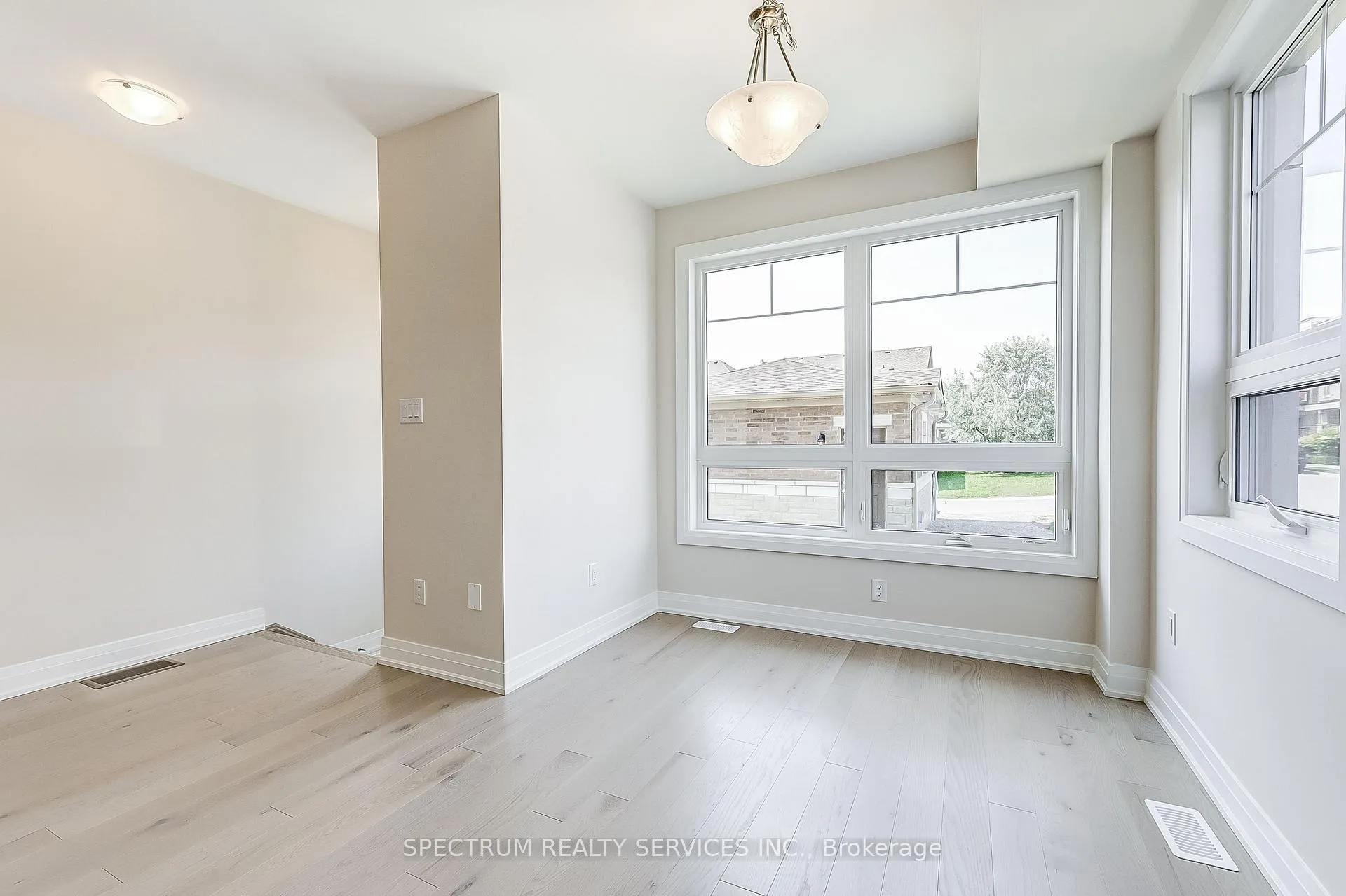 Photo 14 of 40 Lindcrest Manor, Markham, Cornell — HOMEH