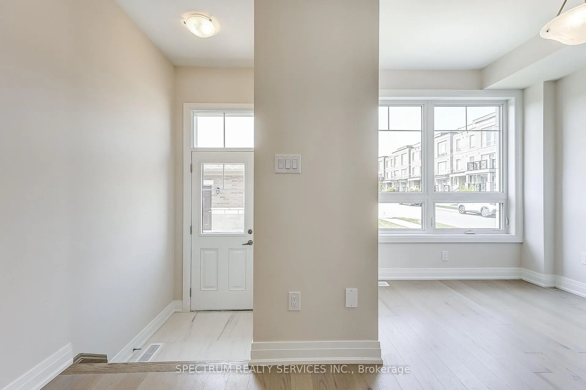 Photo 15 of 40 Lindcrest Manor, Markham, Cornell — HOMEH