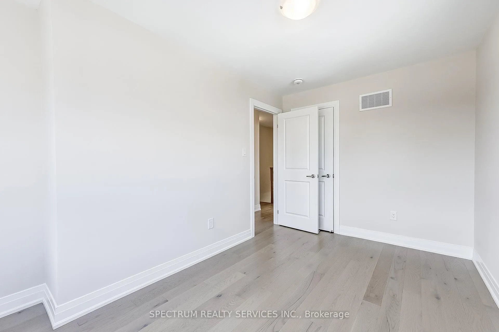 Photo 25 of 40 Lindcrest Manor, Markham, Cornell — HOMEH