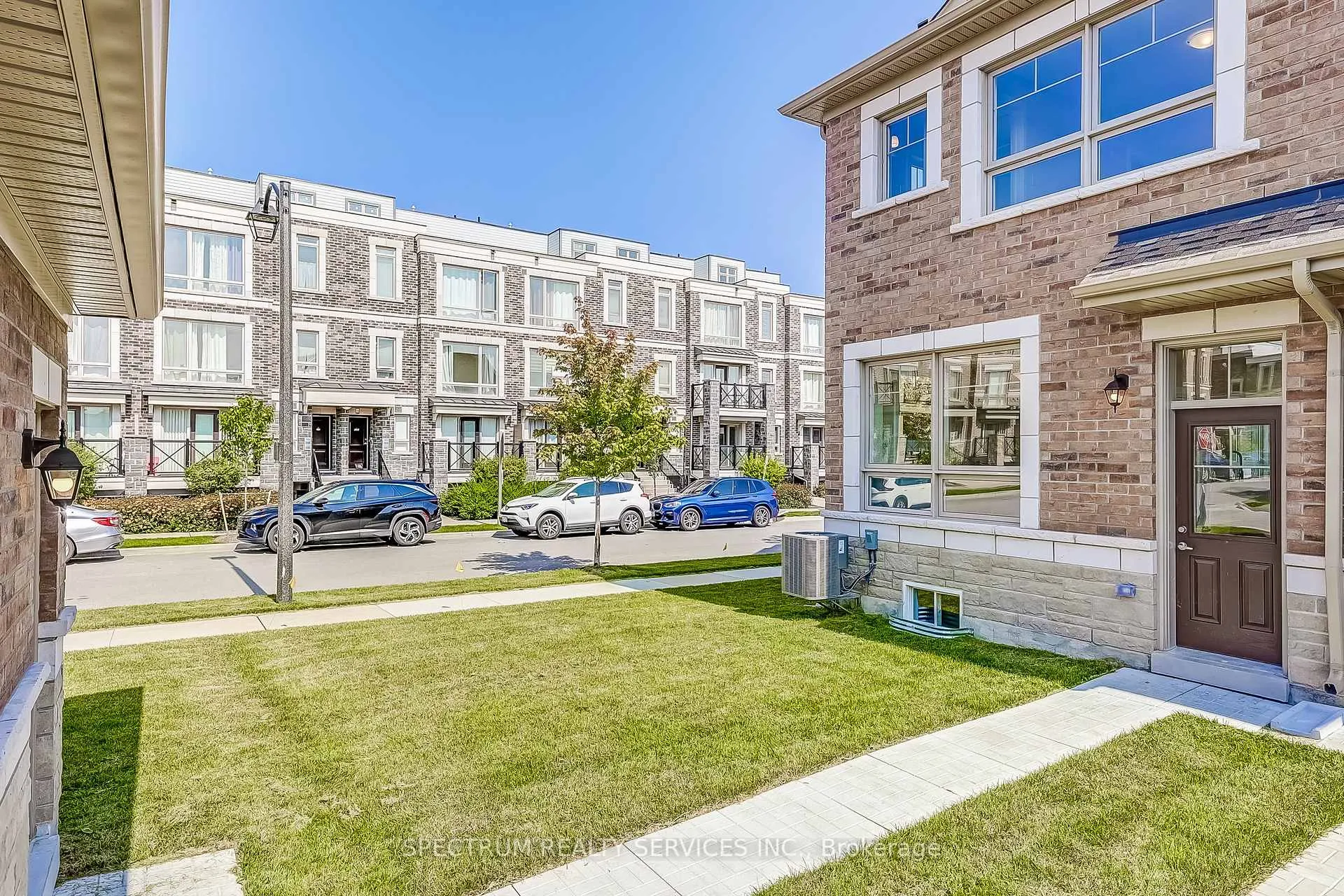Photo 33 of 40 Lindcrest Manor, Markham, Cornell — HOMEH
