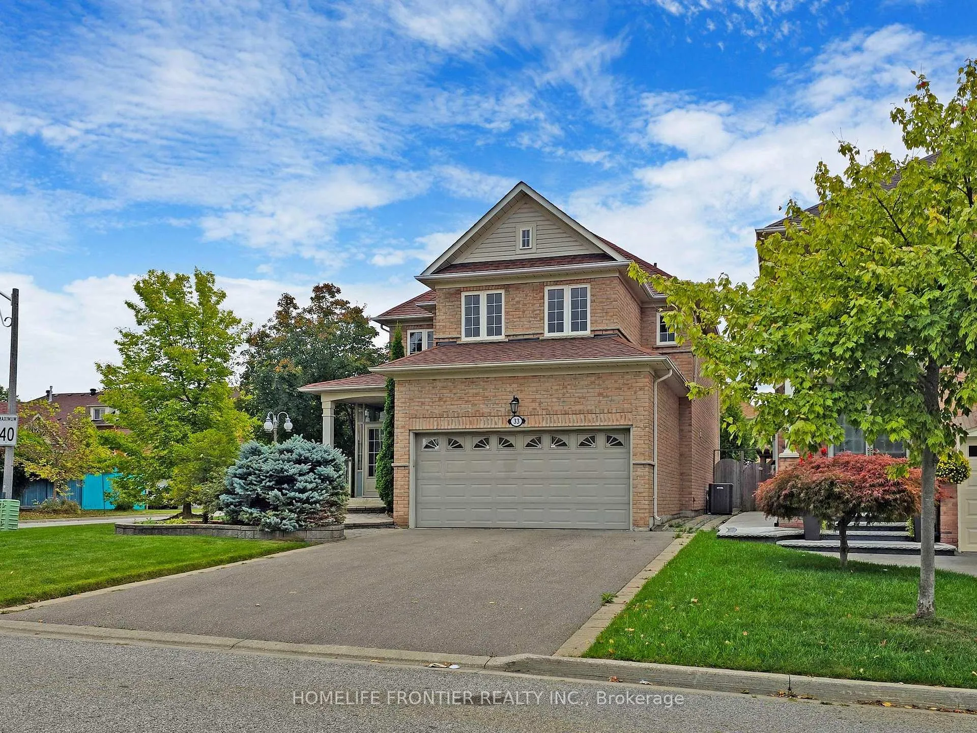 Photo 2 of 33 Irish Rose Drive, Markham, Berczy — HOMEH