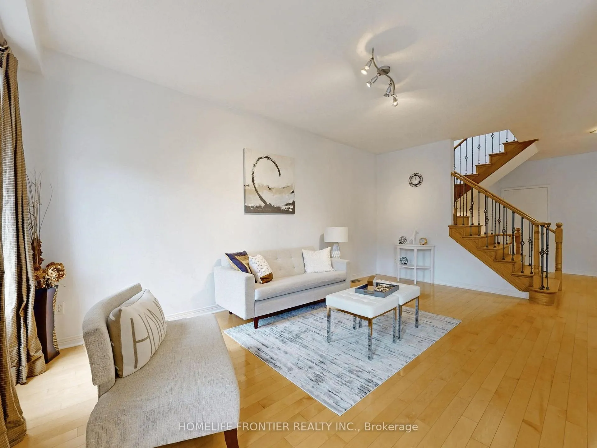Photo 4 of 33 Irish Rose Drive, Markham, Berczy — HOMEH
