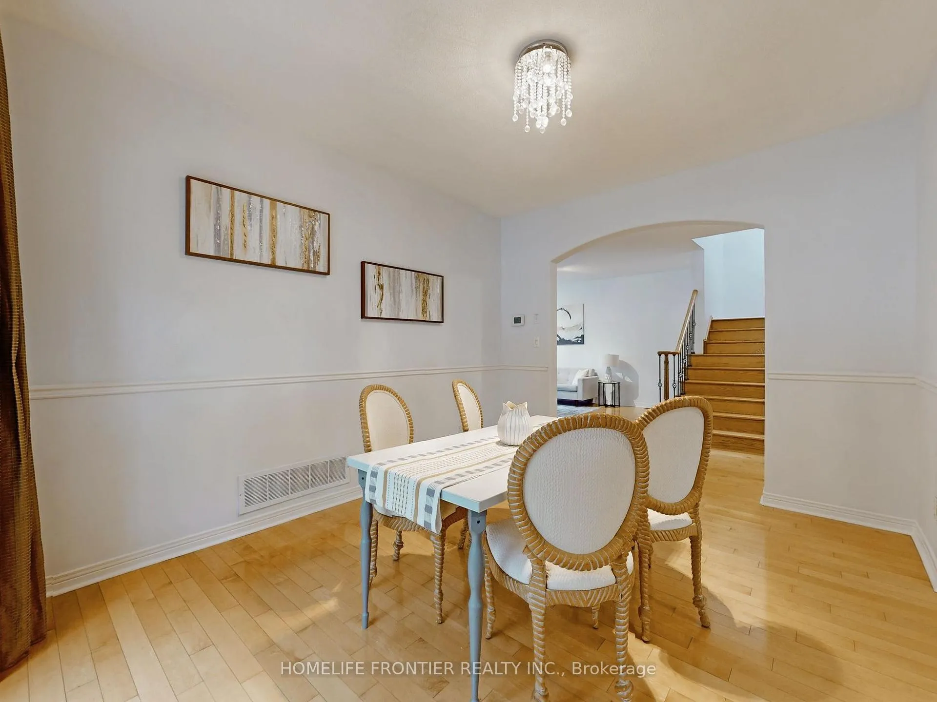 Photo 7 of 33 Irish Rose Drive, Markham, Berczy — HOMEH