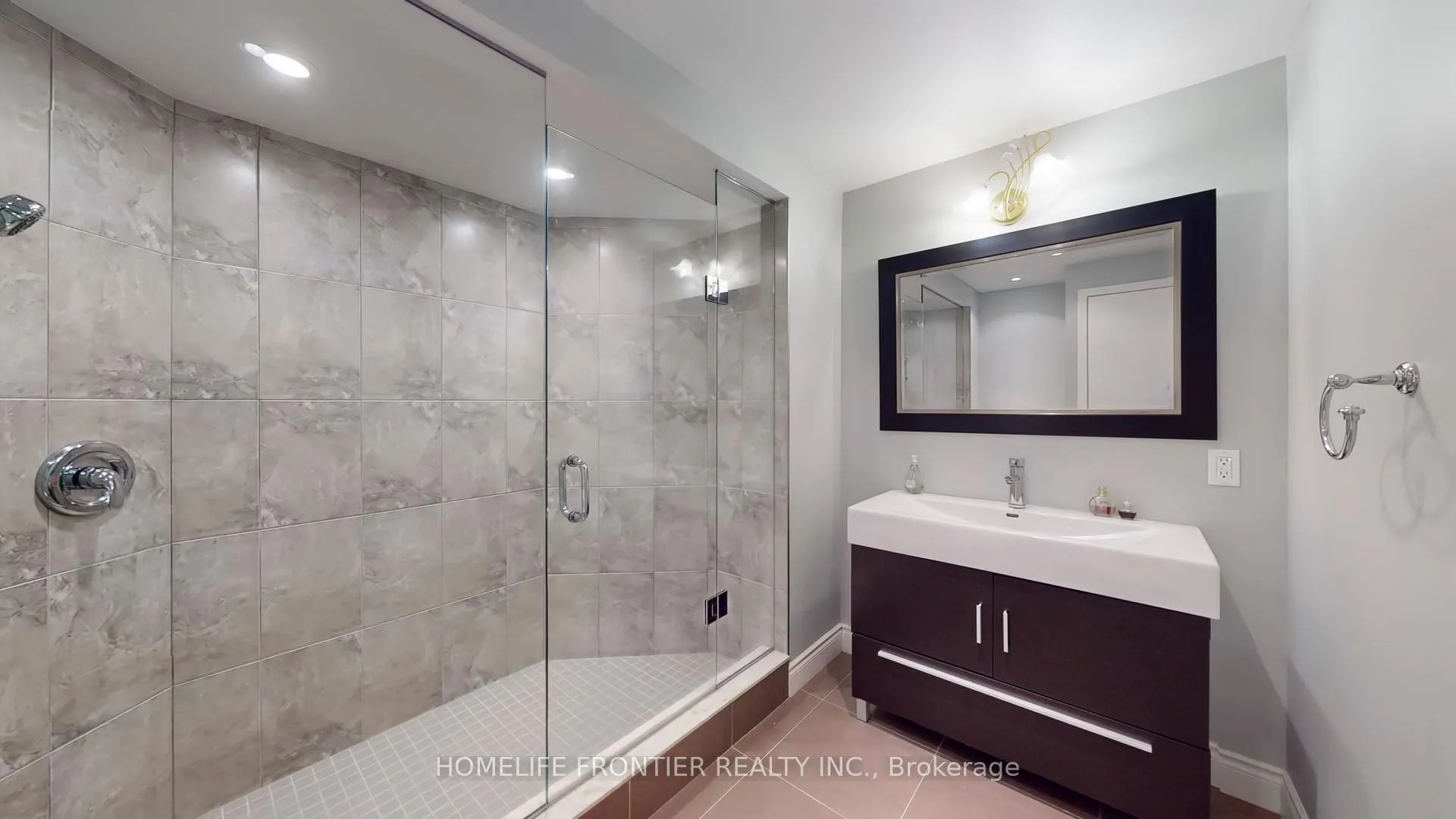 Photo 34 of 33 Irish Rose Drive, Markham, Berczy — HOMEH