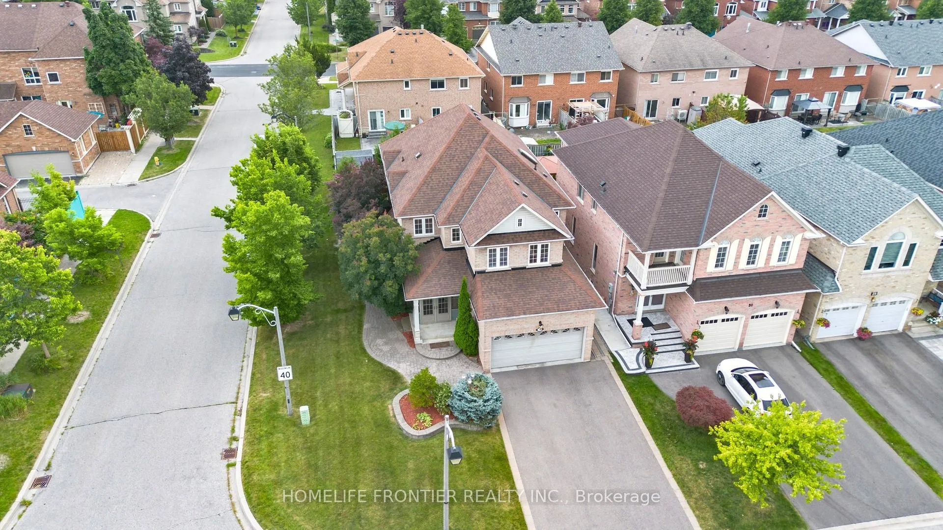 Photo 37 of 33 Irish Rose Drive, Markham, Berczy — HOMEH