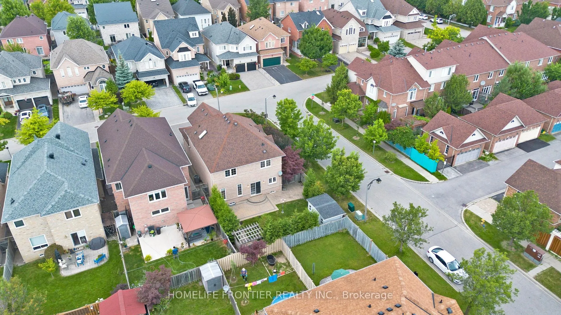 Photo 38 of 33 Irish Rose Drive, Markham, Berczy — HOMEH