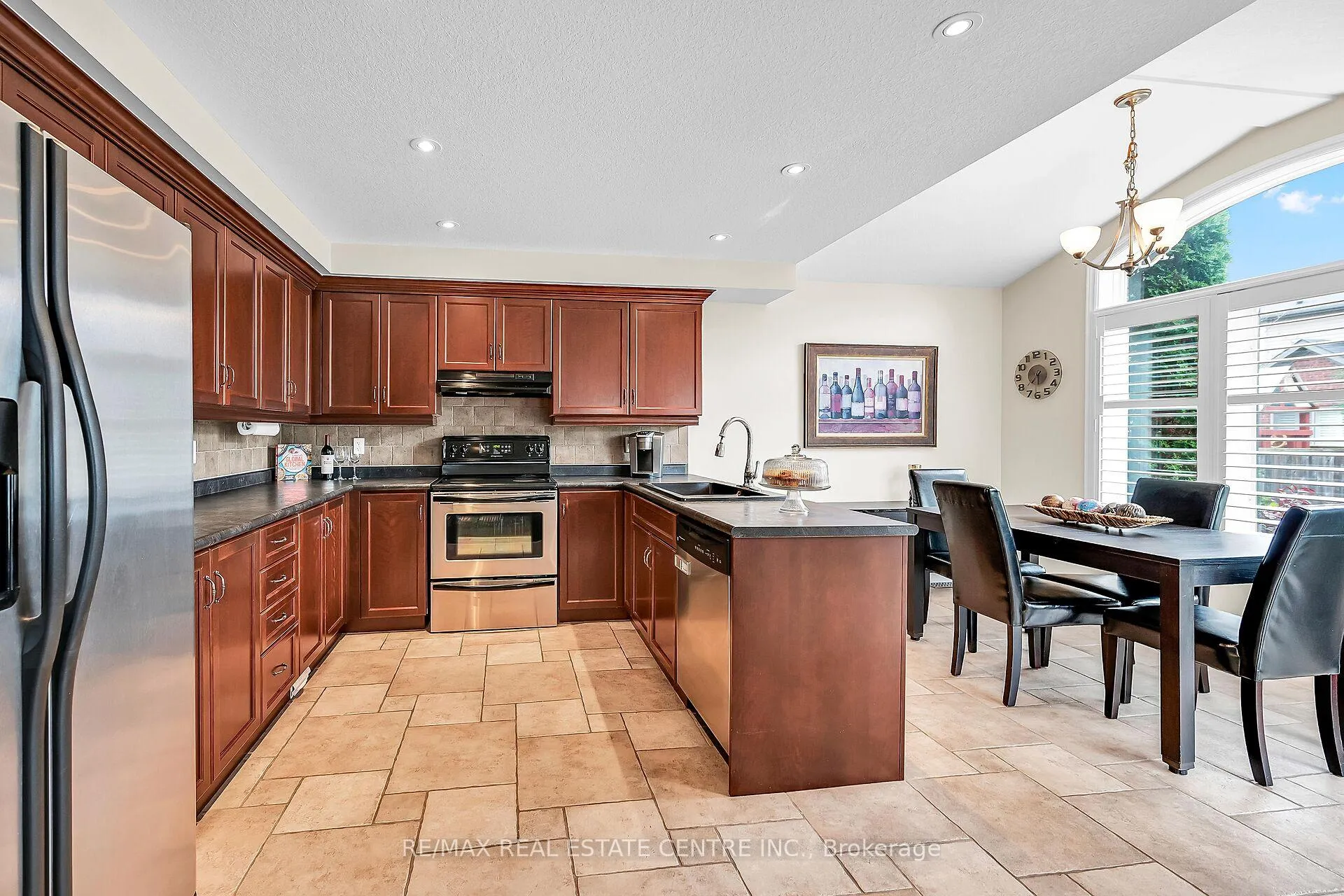 Photo 10 of 226 Tanglewood Drive, Hamilton, Binbrook — HOMEH