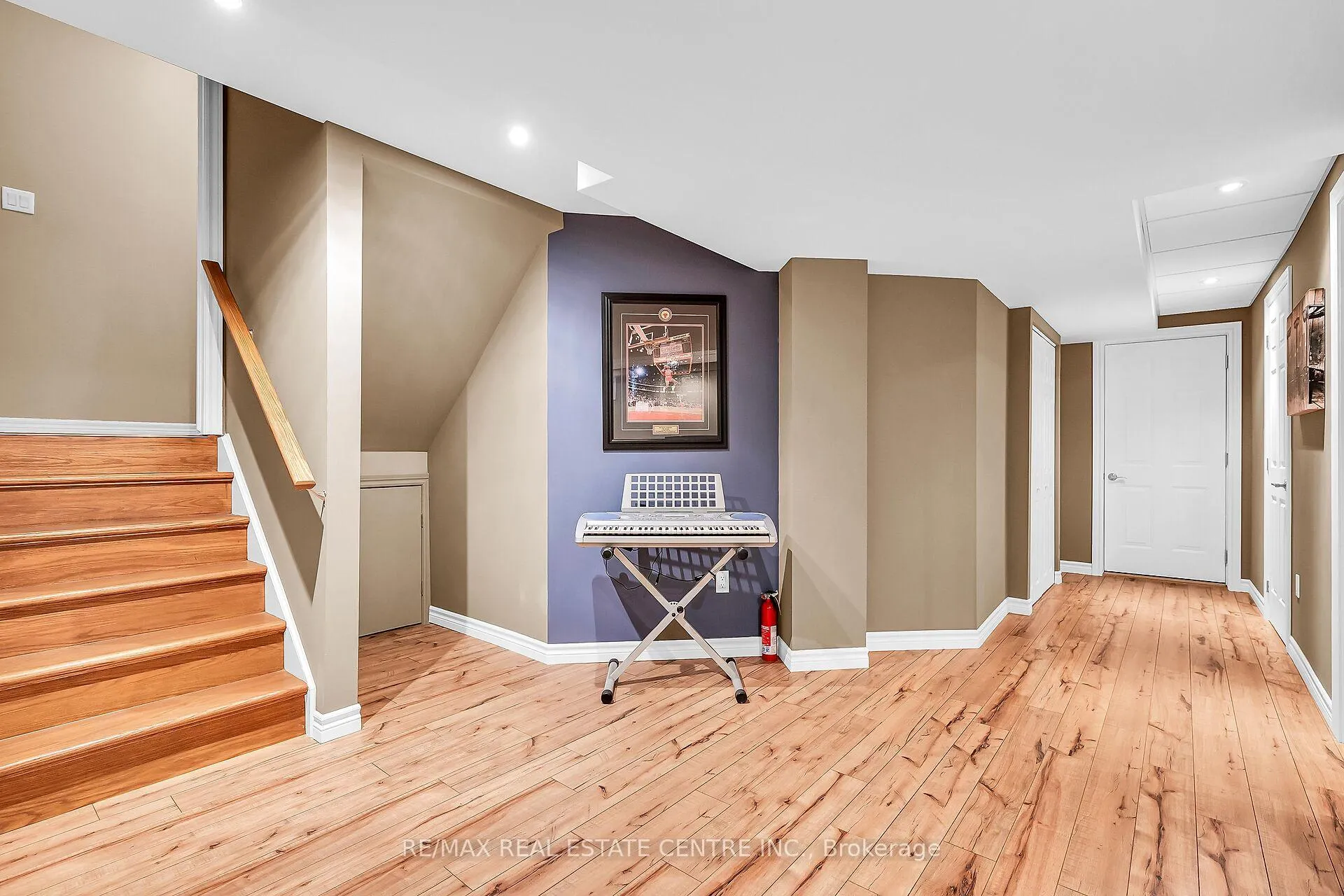 Photo 33 of 226 Tanglewood Drive, Hamilton, Binbrook — HOMEH