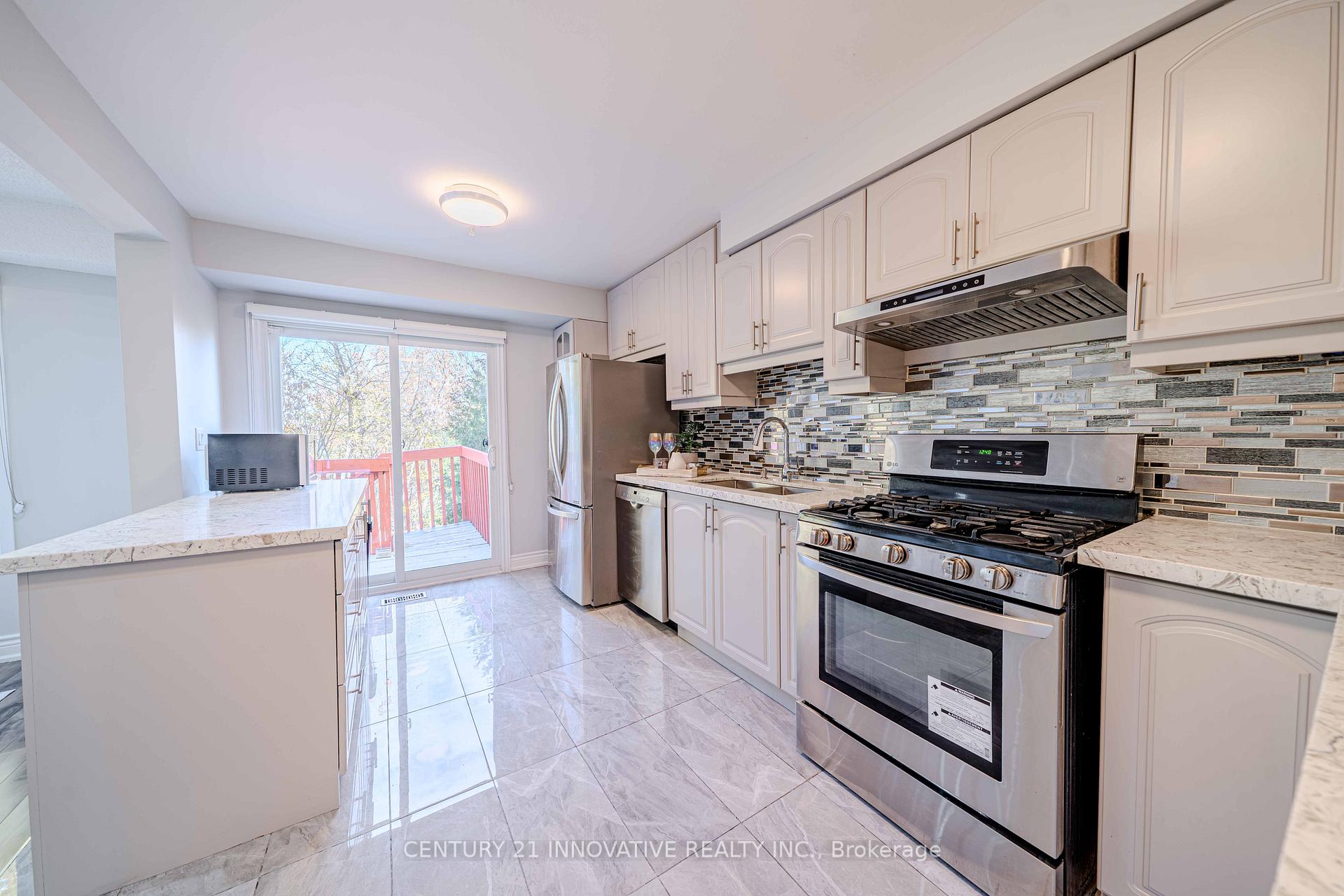 Photo 10 of 122 Cutters Crescent, Brampton, Fletcher's West — HOMEH