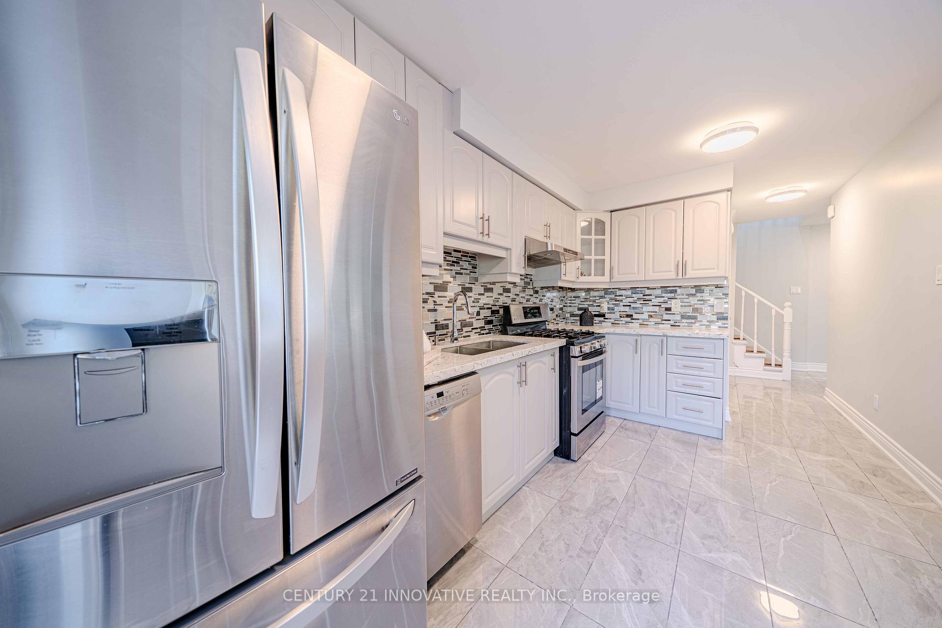 Photo 13 of 122 Cutters Crescent, Brampton, Fletcher's West — HOMEH