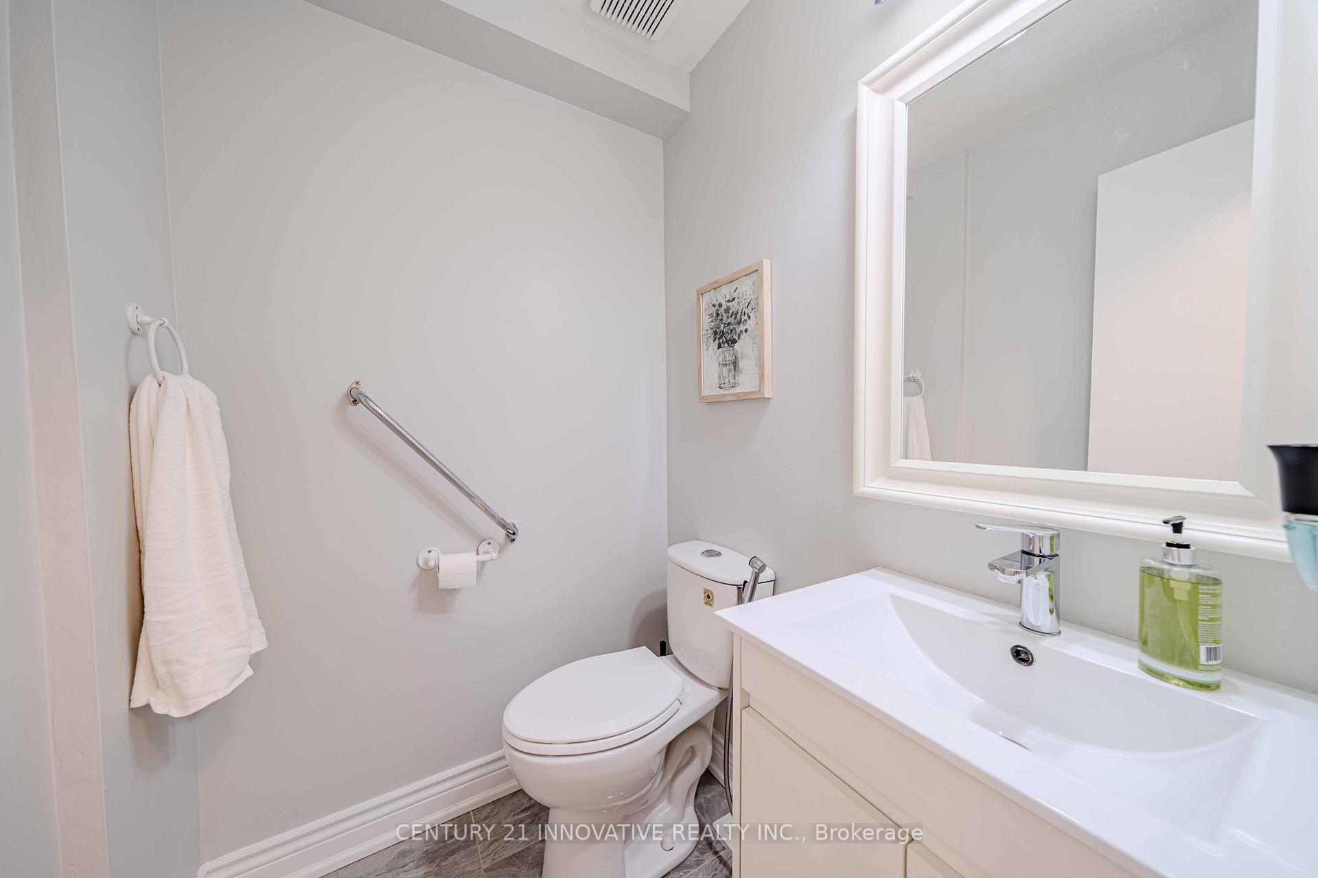 Photo 14 of 122 Cutters Crescent, Brampton, Fletcher's West — HOMEH