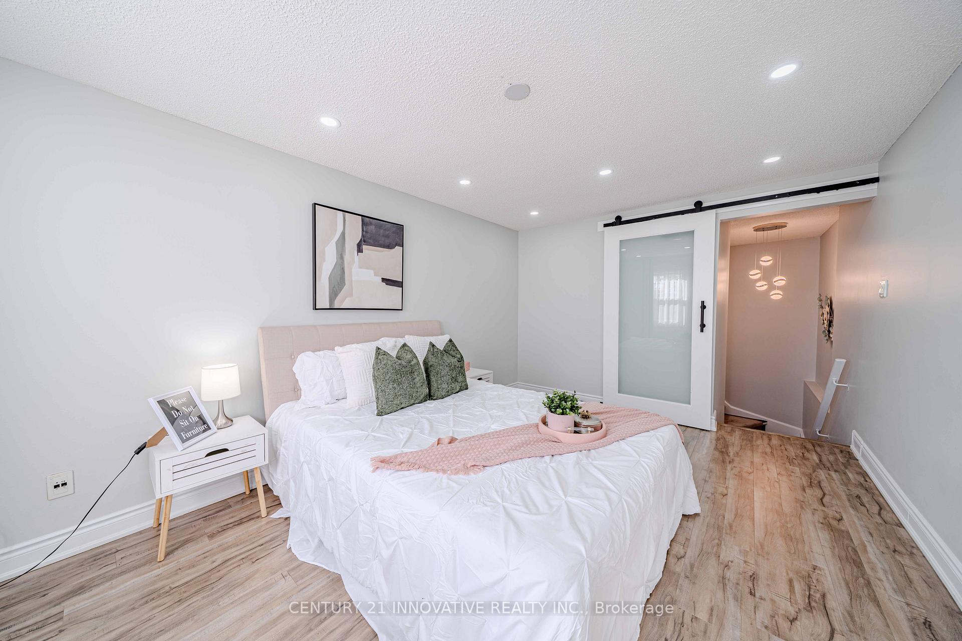 Photo 16 of 122 Cutters Crescent, Brampton, Fletcher's West — HOMEH