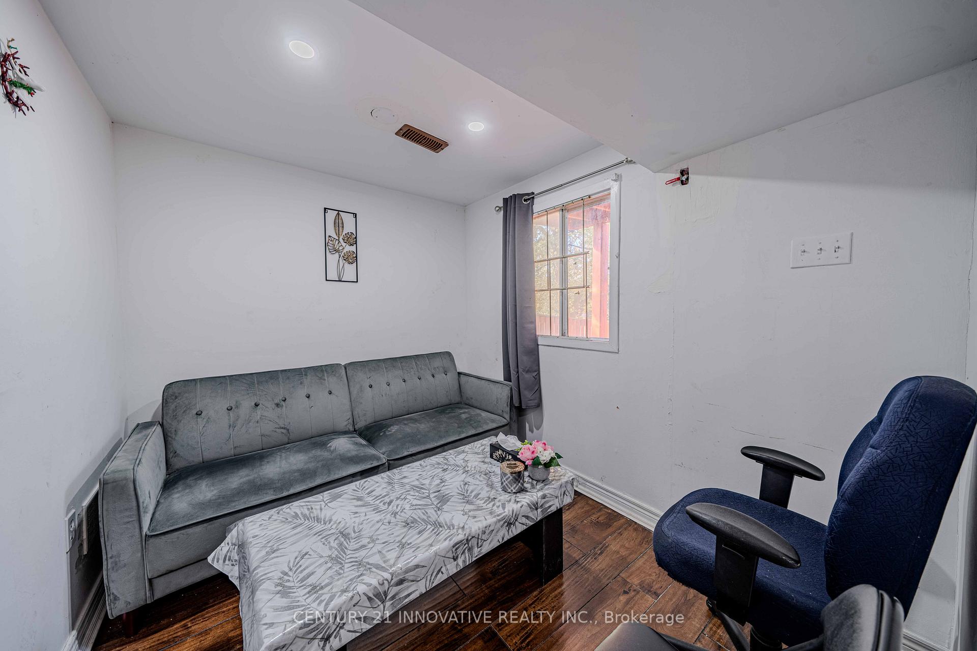 Photo 34 of 122 Cutters Crescent, Brampton, Fletcher's West — HOMEH