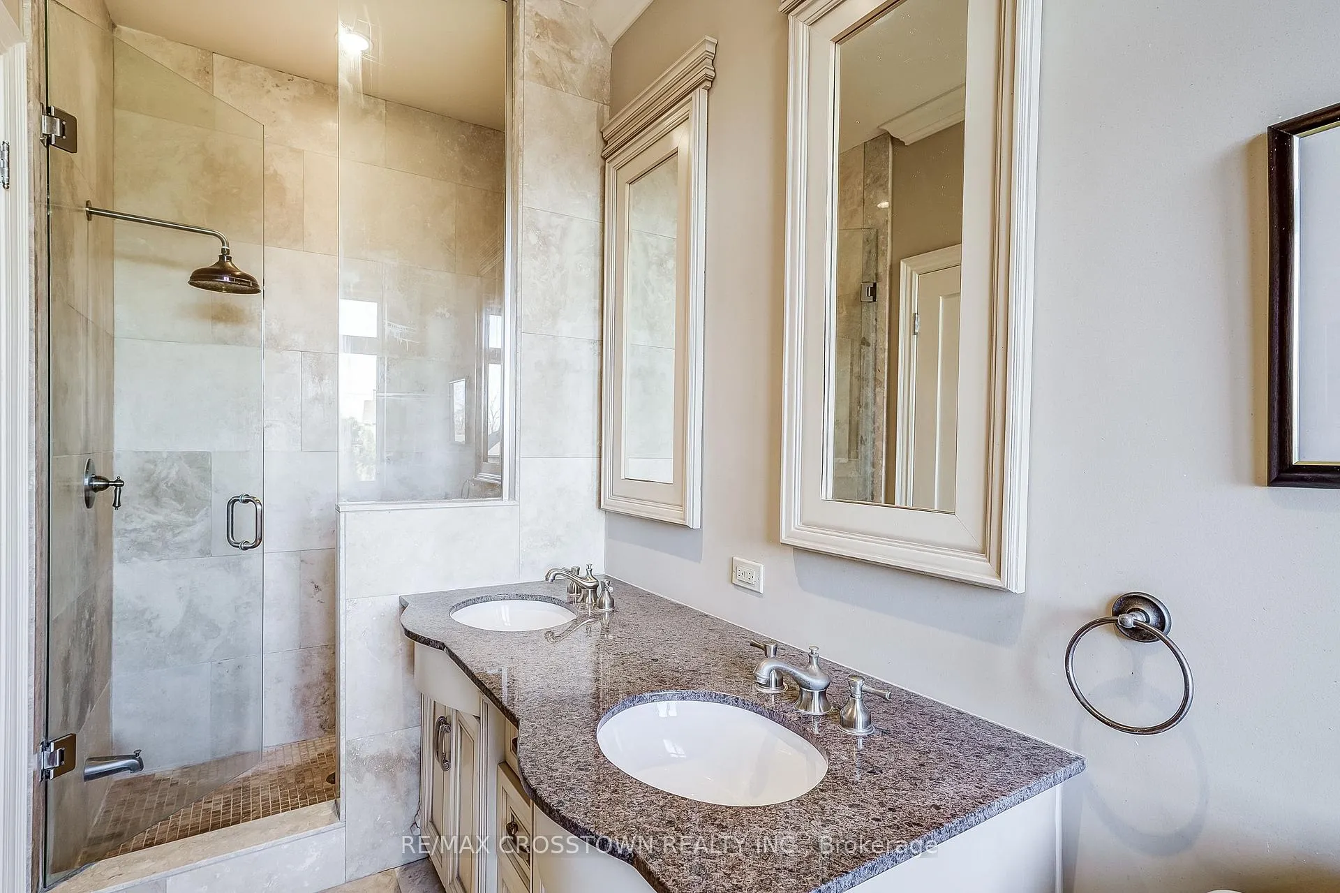Photo 25 of 8293 Kipling Avenue, Vaughan, West Woodbridge — HOMEH