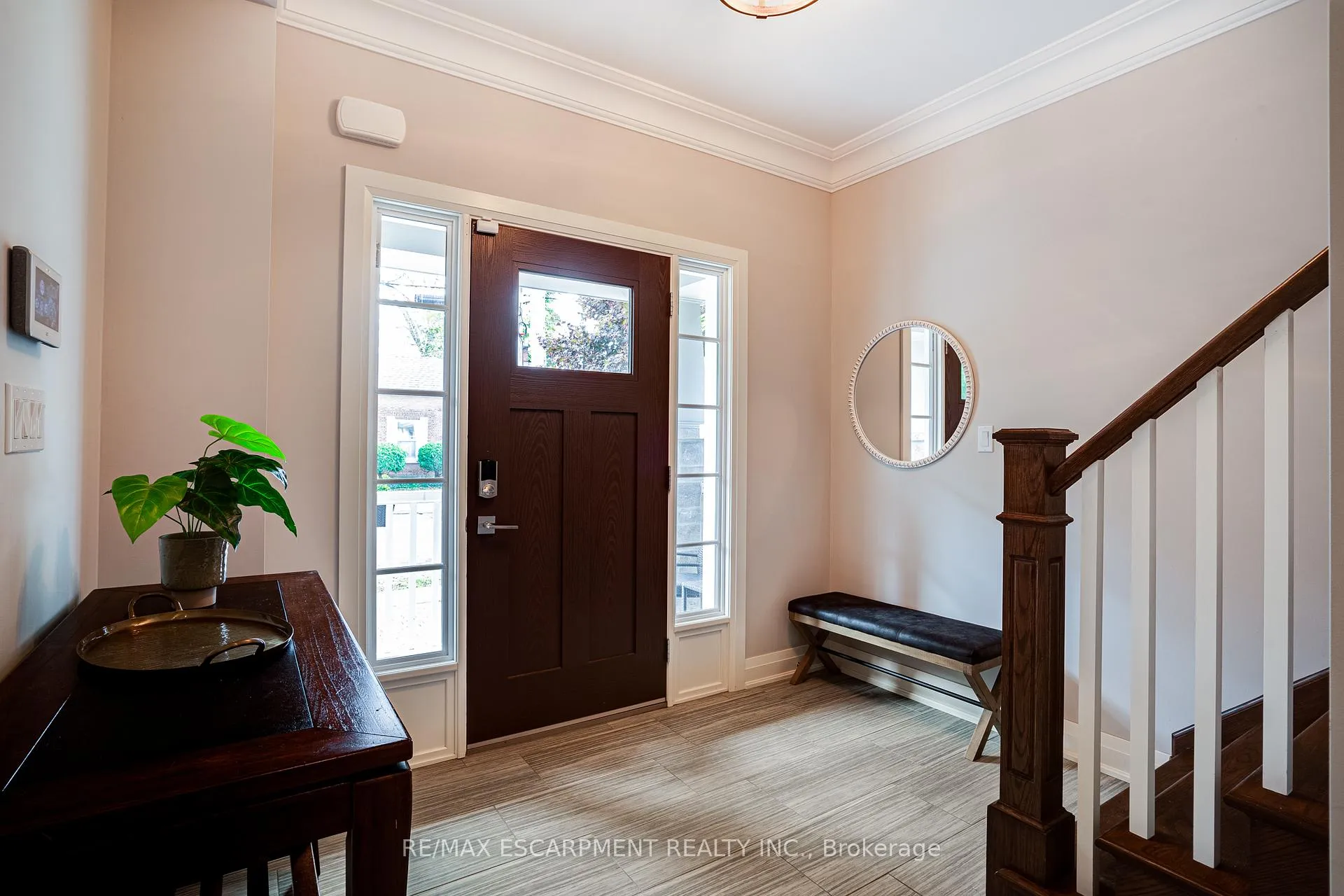 Photo 3 of 201 Hatt Street, Hamilton, Dundas — HOMEH
