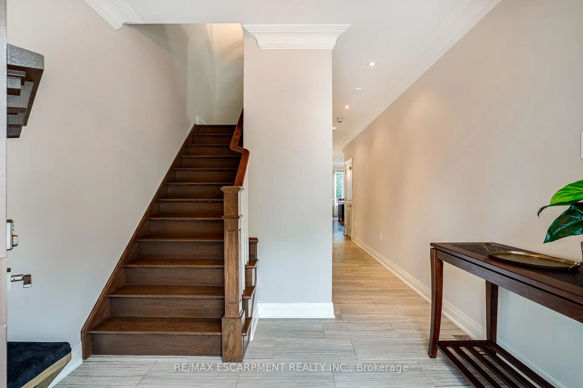 Photo 4 of 201 Hatt Street, Hamilton, Dundas — HOMEH