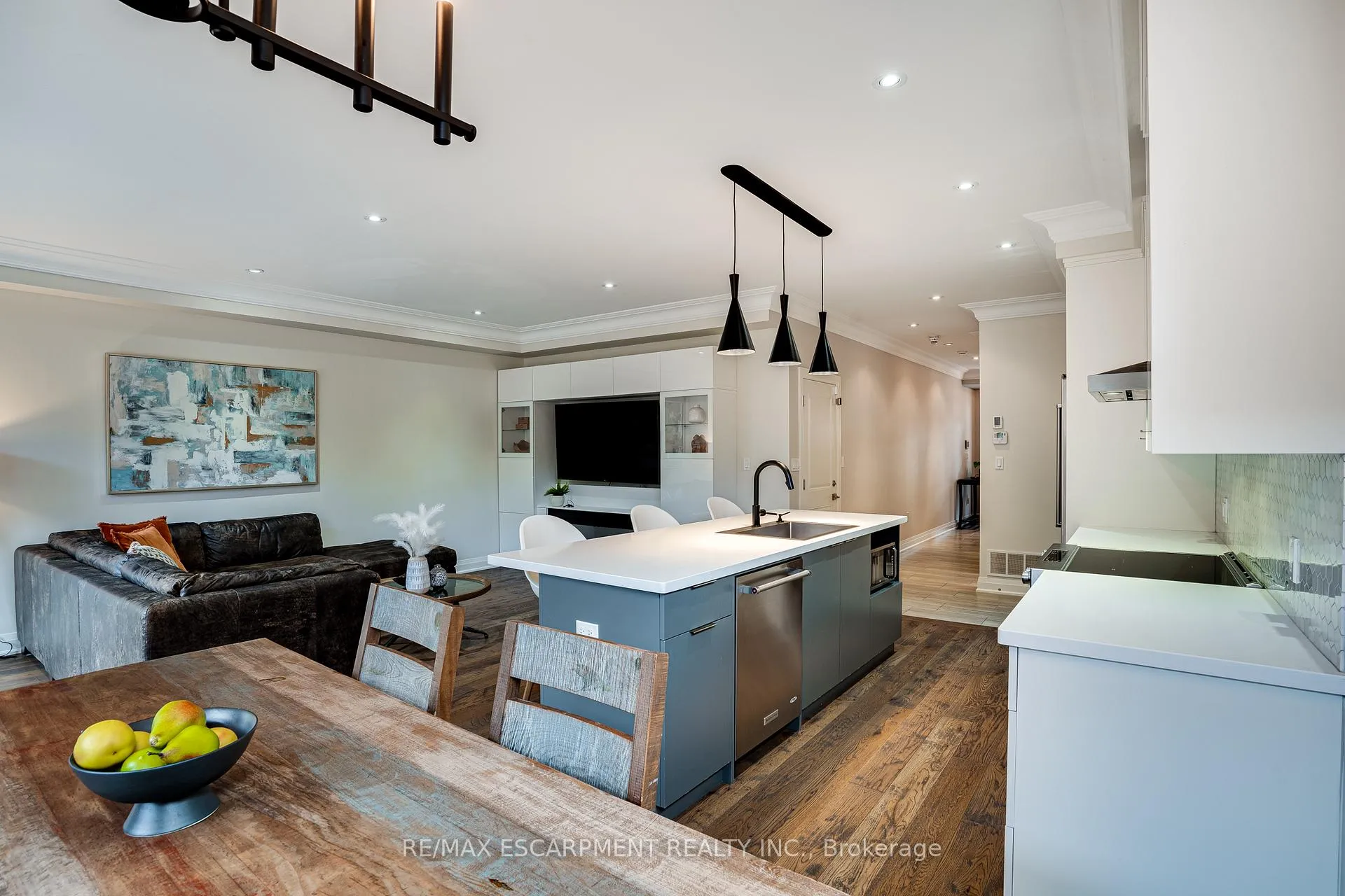 Photo 10 of 201 Hatt Street, Hamilton, Dundas — HOMEH