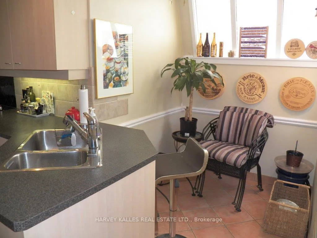 Photo 8 of 85 Yonge Boulevard, Toronto, Bedford Park-Nortown — HOMEH