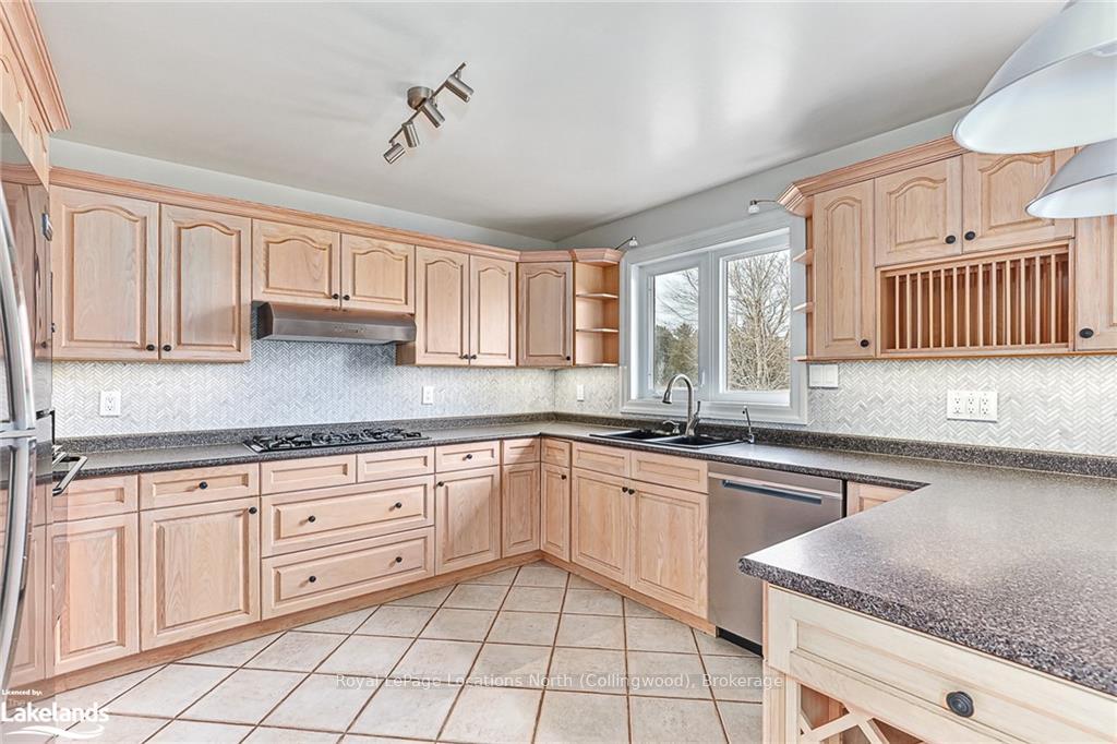 Photo 12 of 4228 Hogback Road, Clearview, Rural Clearview — HOMEH