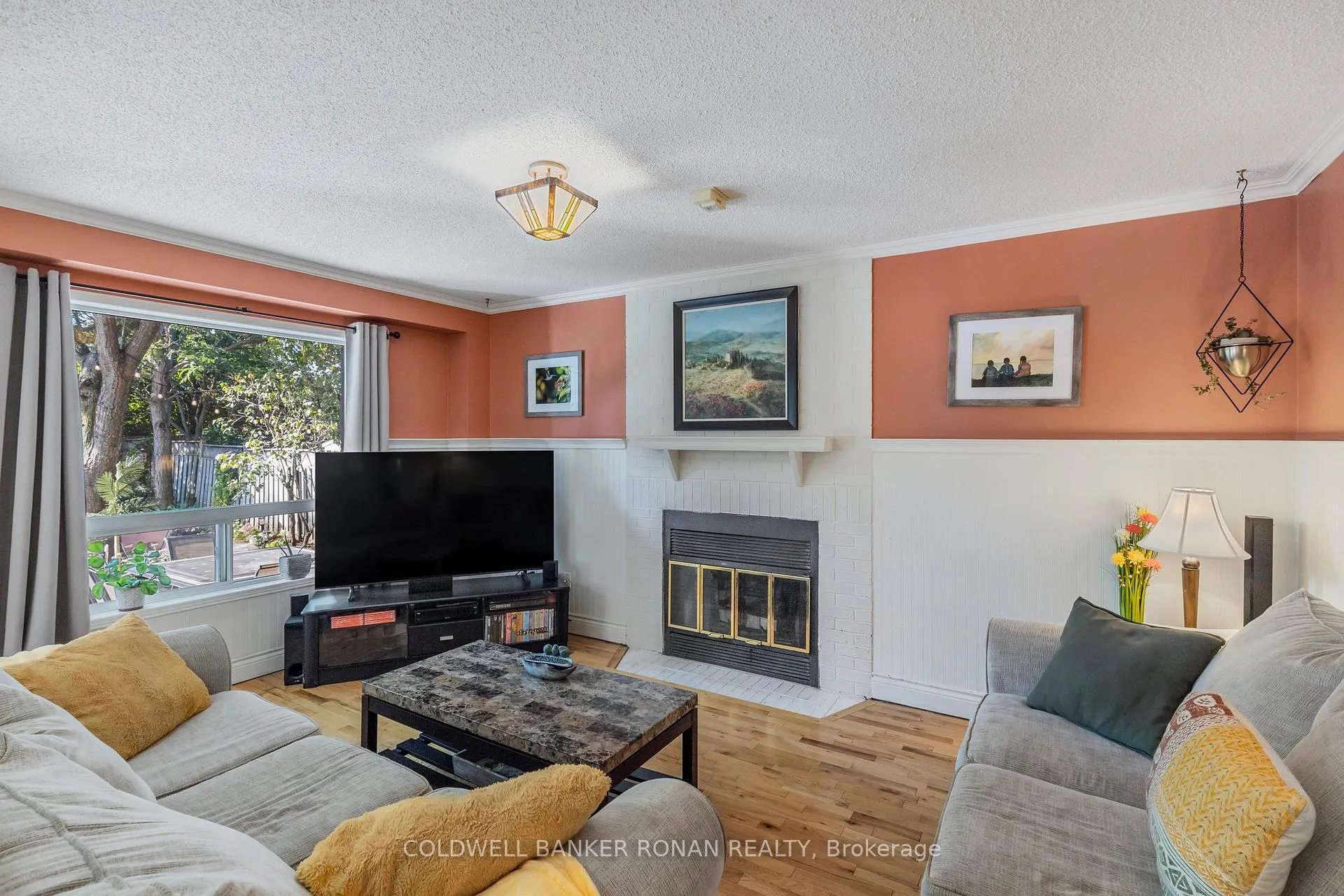 Photo 6 of 5 Coburn Crescent, New Tecumseth, Beeton — HOMEH