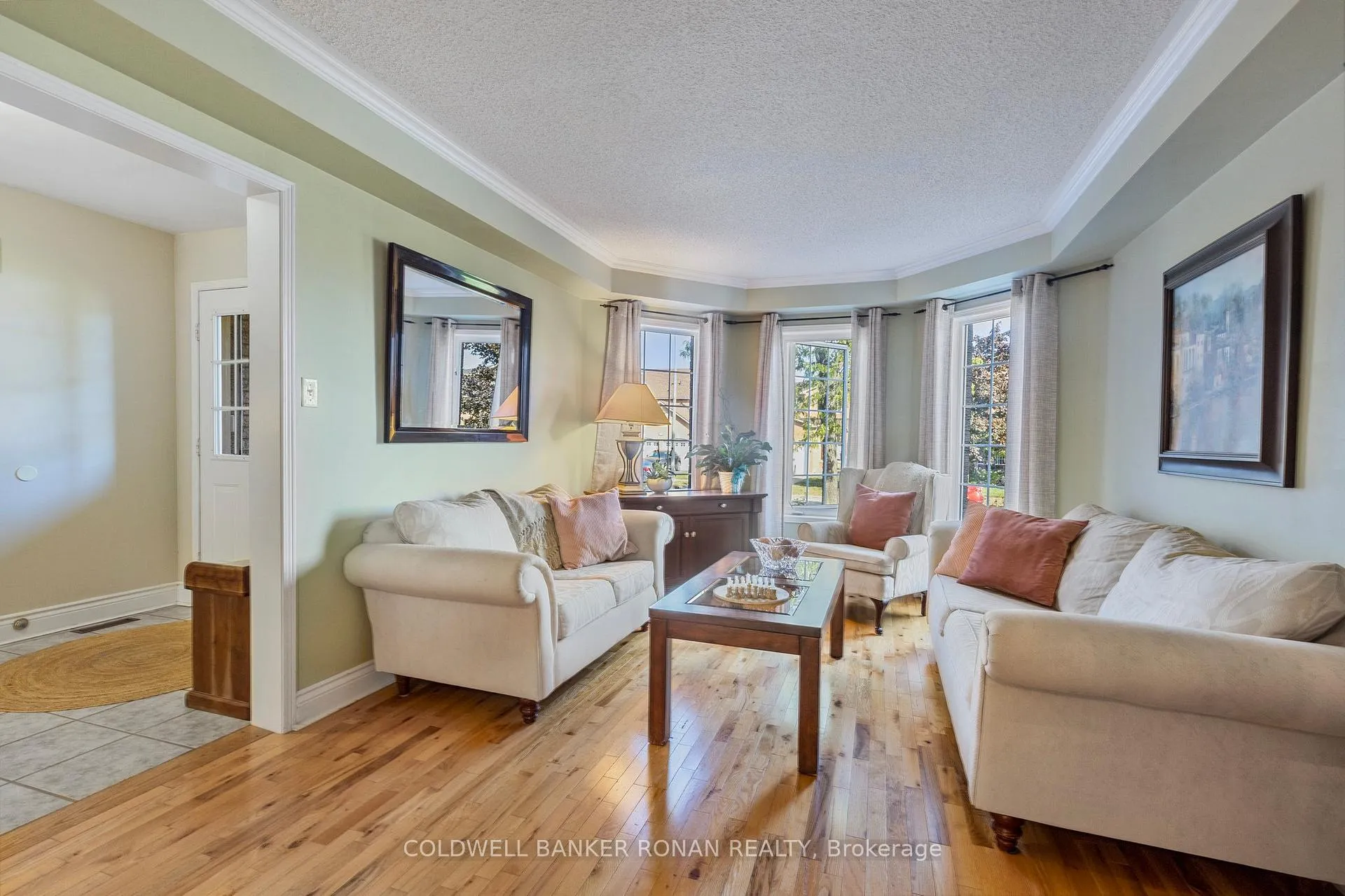 Photo 14 of 5 Coburn Crescent, New Tecumseth, Beeton — HOMEH