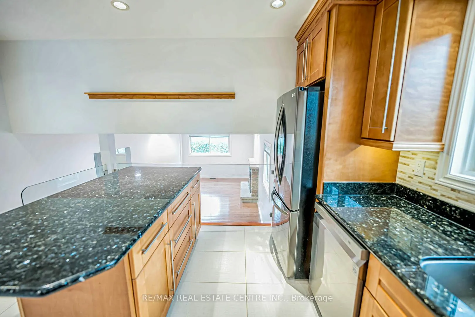 Photo 15 of 105 Drakefield Road, Markham, Bullock — HOMEH