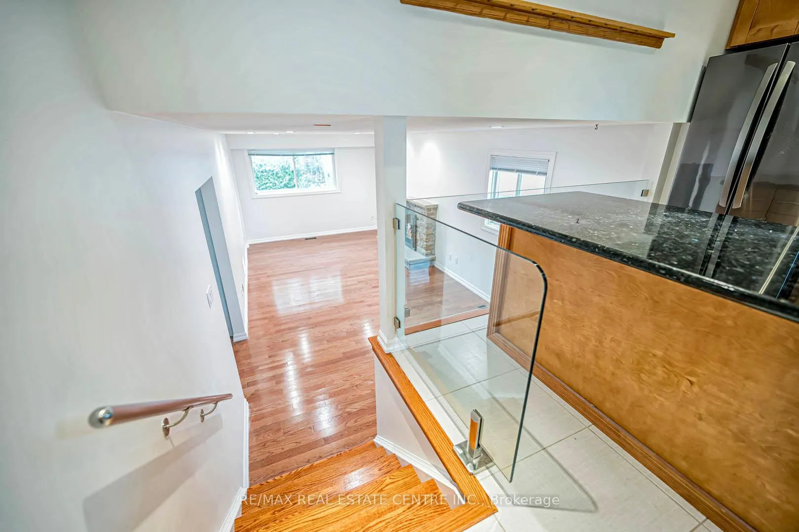 Photo 17 of 105 Drakefield Road, Markham, Bullock — HOMEH