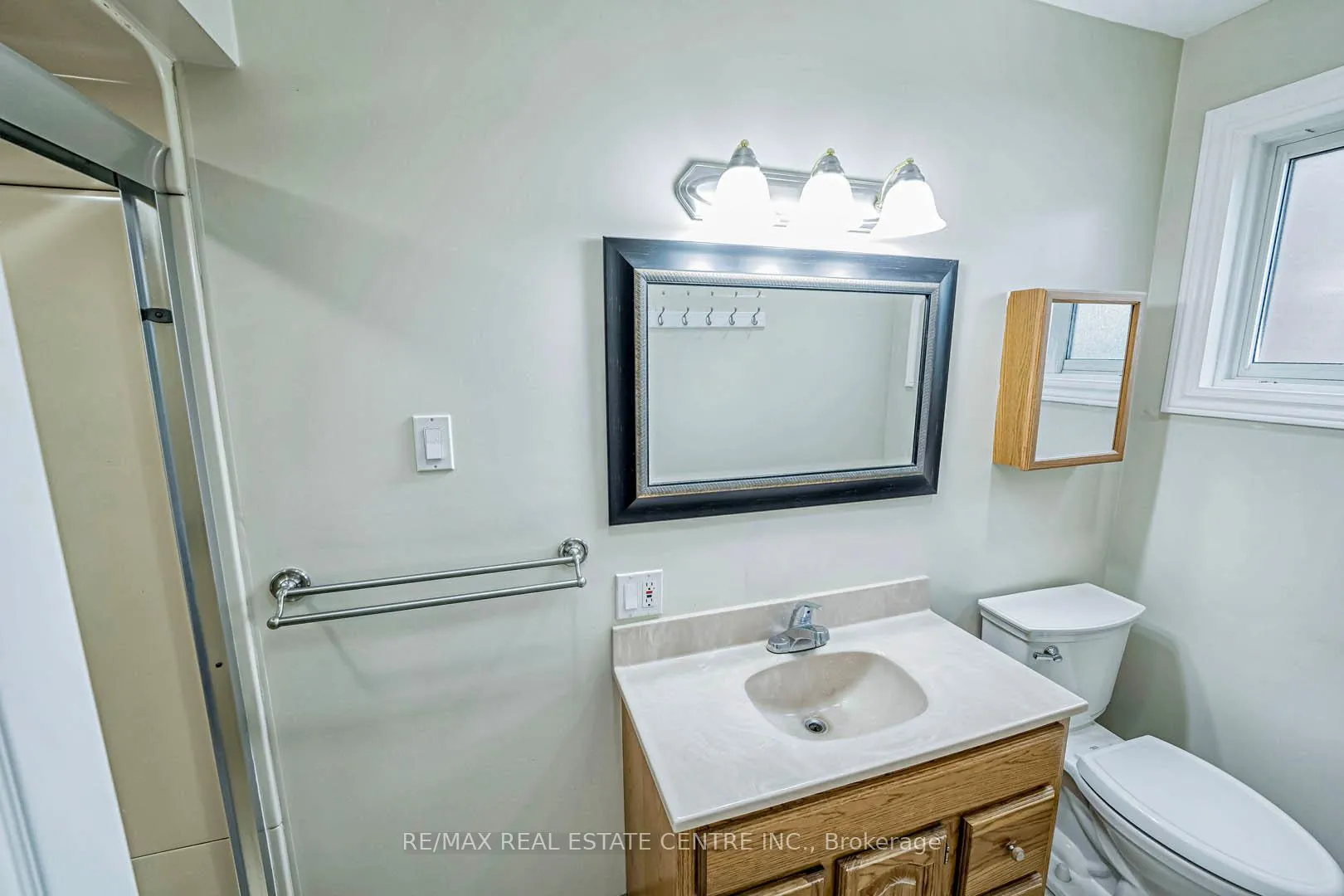 Photo 24 of 105 Drakefield Road, Markham, Bullock — HOMEH