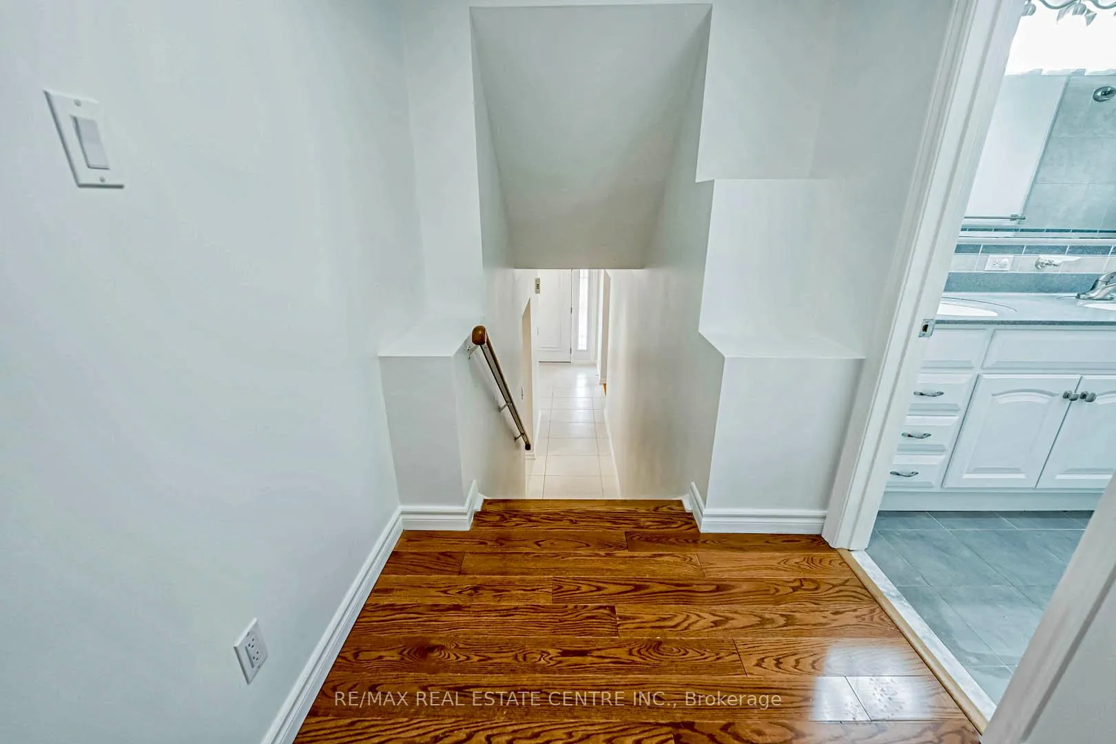 Photo 26 of 105 Drakefield Road, Markham, Bullock — HOMEH