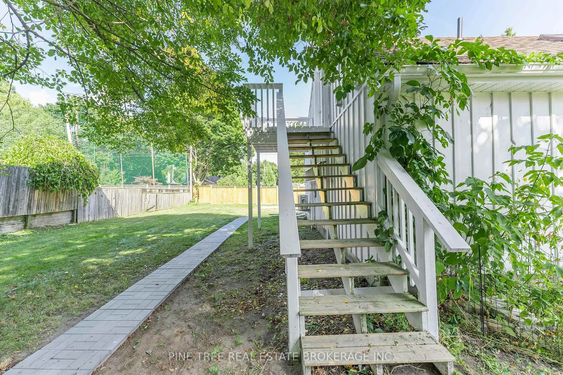 Photo 30 of 62 Shirley Avenue, Barrie, Sunnidale — HOMEH