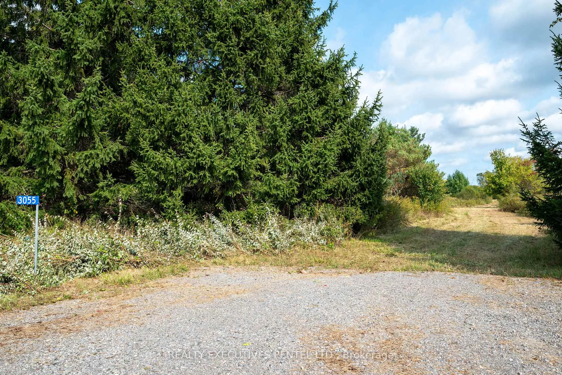 Photo 4 of 3055 Harwood Road, Hamilton Township, Rural Hamilton — HOMEH