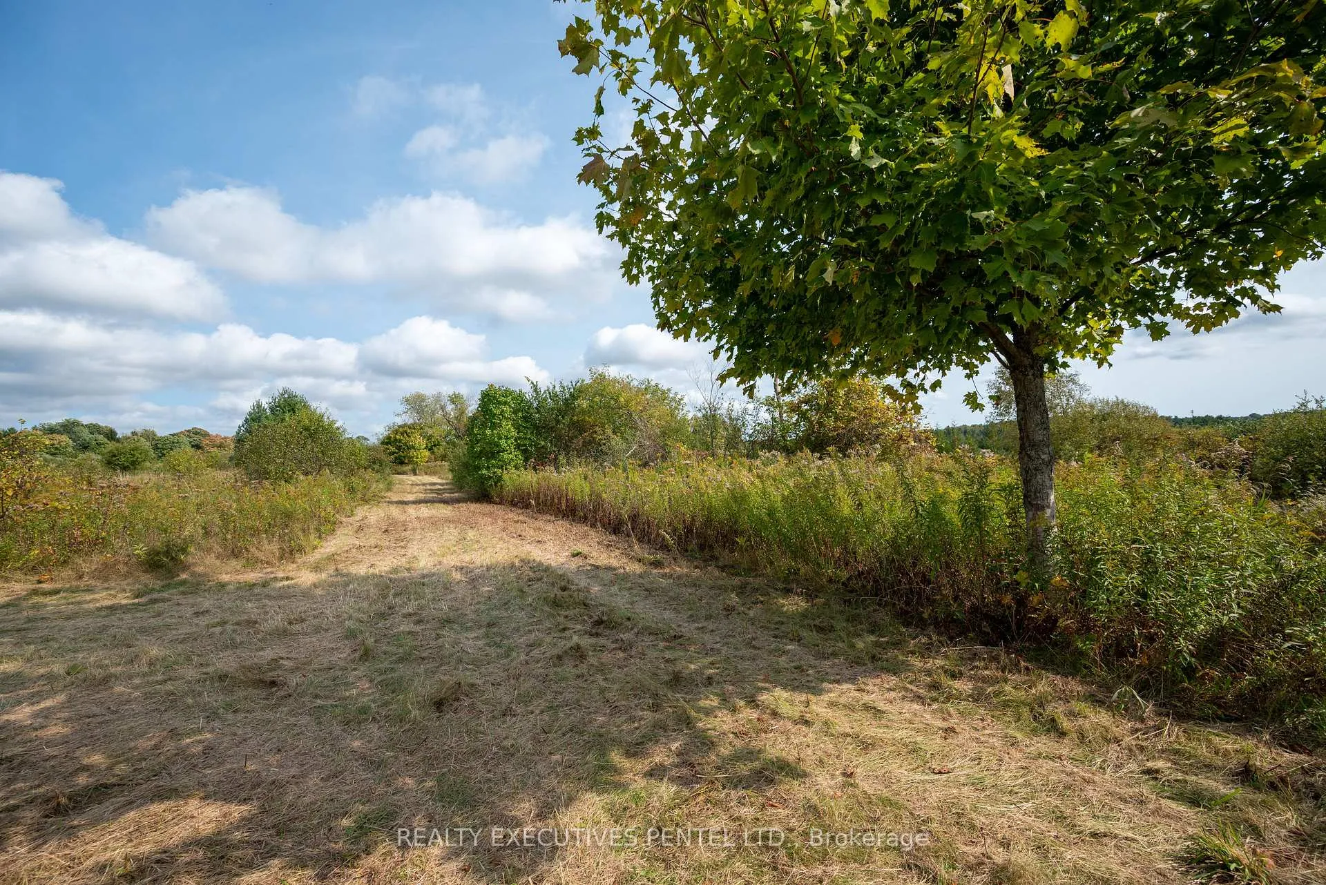 Photo 11 of 3055 Harwood Road, Hamilton Township, Rural Hamilton — HOMEH
