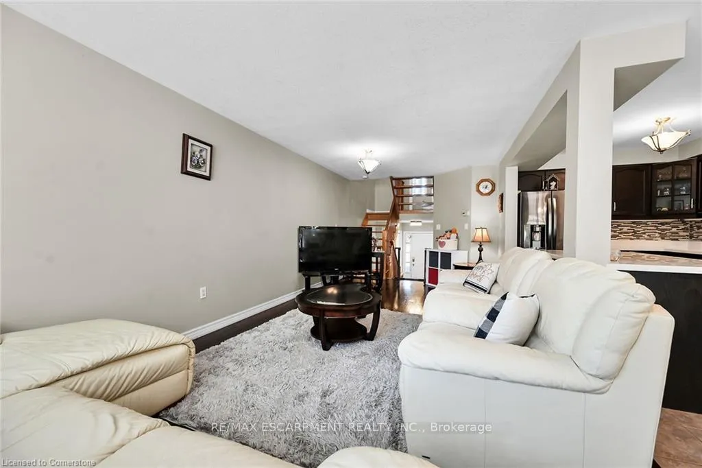Photo 7 of 194 Gatestone Drive, Hamilton, Stoney Creek Mountain — HOMEH