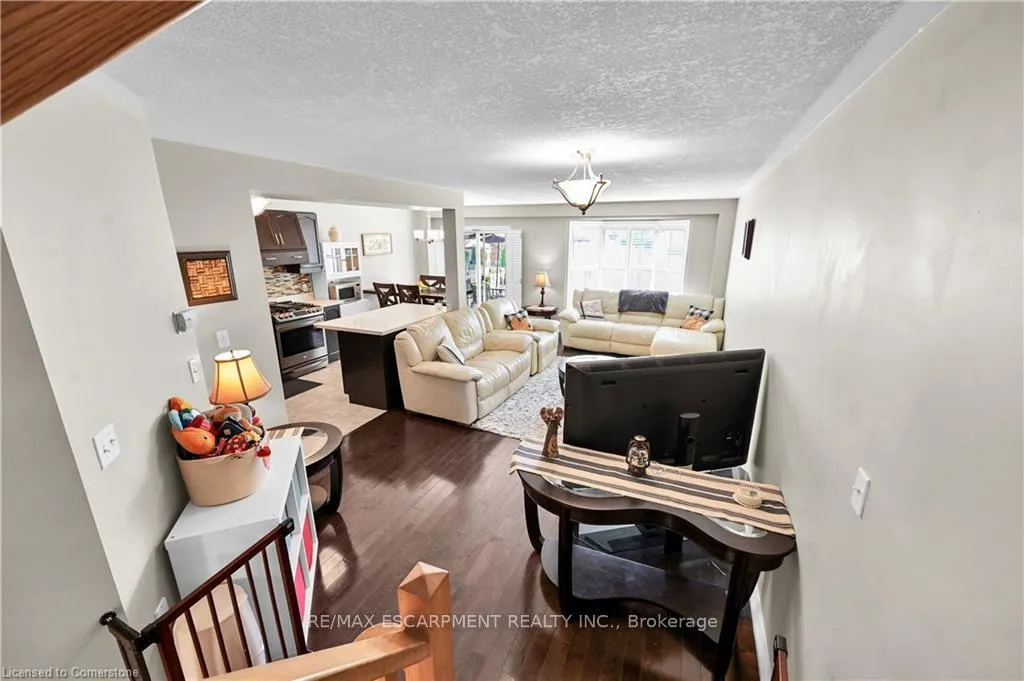 Photo 11 of 194 Gatestone Drive, Hamilton, Stoney Creek Mountain — HOMEH